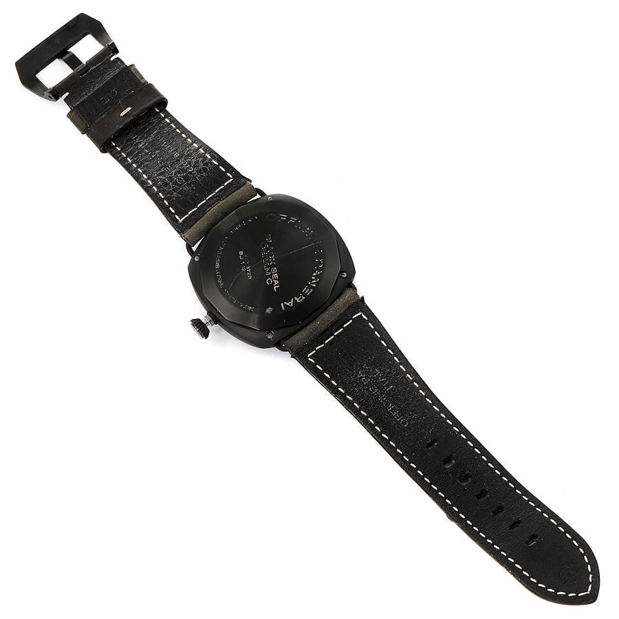 Montre pour homme Panerai Radiomir en céramique à sceau noir PAM00643 avec boîte et papiers d'origine en vente 5