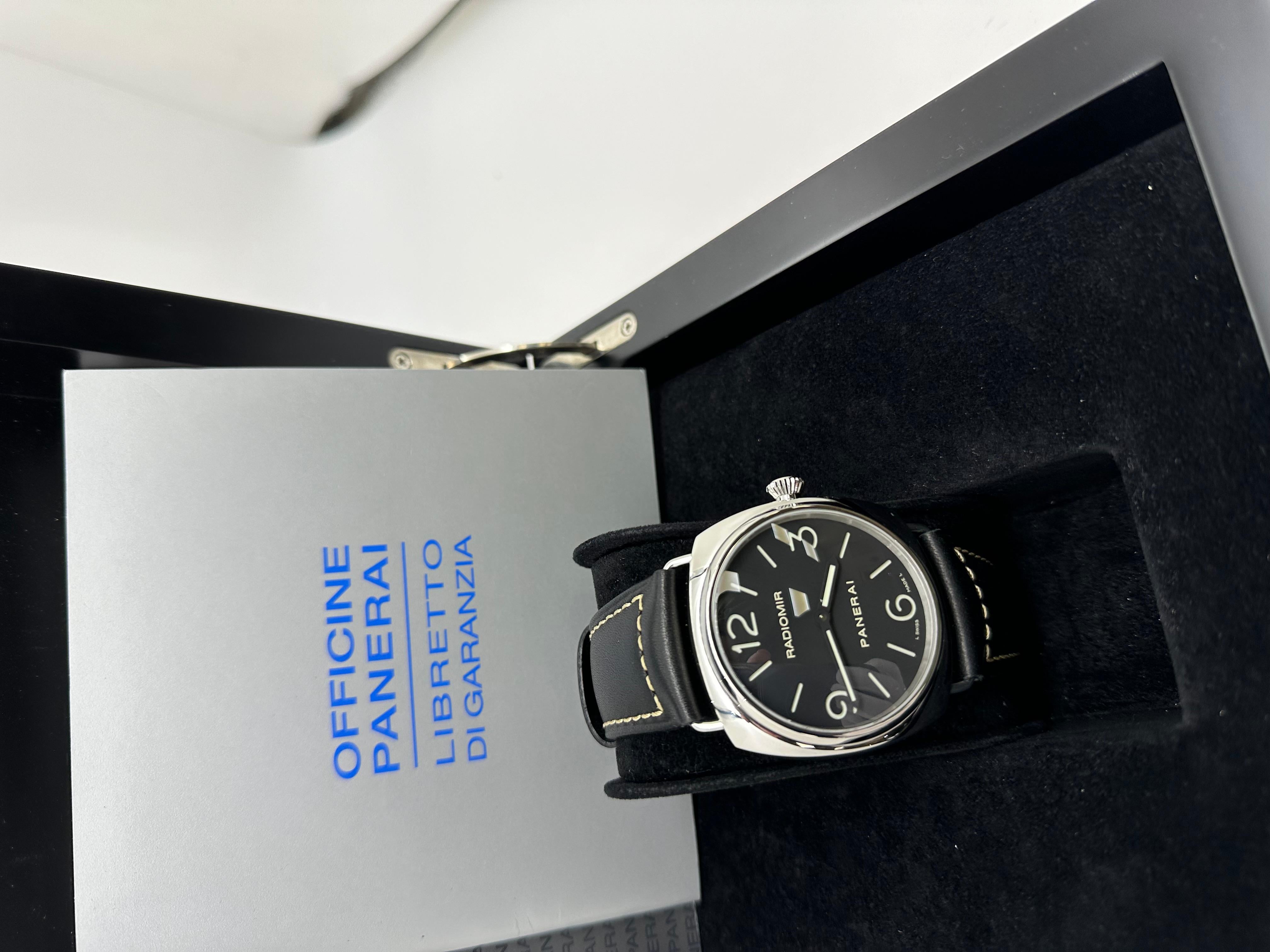 Numero di stile: PAM00210 / PAM 210
 
Model: Radiomir
 
Materiale della cassa: Acciaio inossidabile 
 
Fascia: Pelle 
 
Lunetta:  Acciaio inox
 
Quadrante: nero 
 
Volto: Cristallo di zaffiro 
 
Dimensioni della cassa: 45 mm
 
Include: 
-Scatola e
