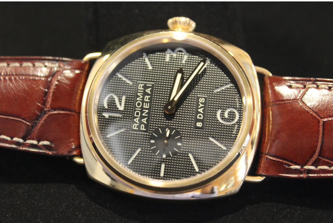 Panerai Radiomir Rose Gold Limited Edition In Excellent Condition For Sale In Ramat Gan, IL