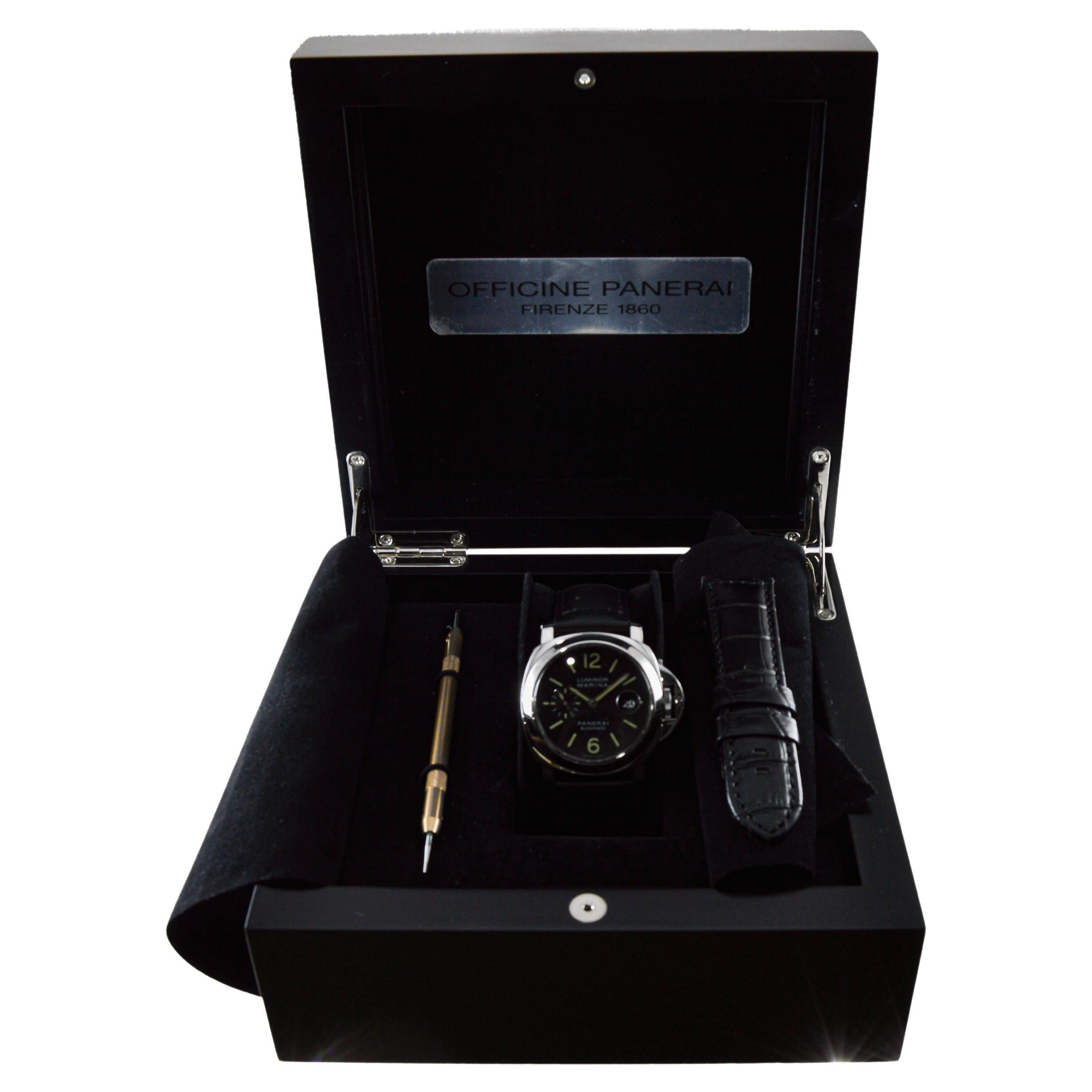 FABBRICA / CASA: Panerai 
STILE / RIFERIMENTO: Luminor Marina / Pam 104
METALLO / MATERIALE: Acciaio inossidabile
CIRCA / ANNO: 2010
DIMENSIONI: Lunghezza 