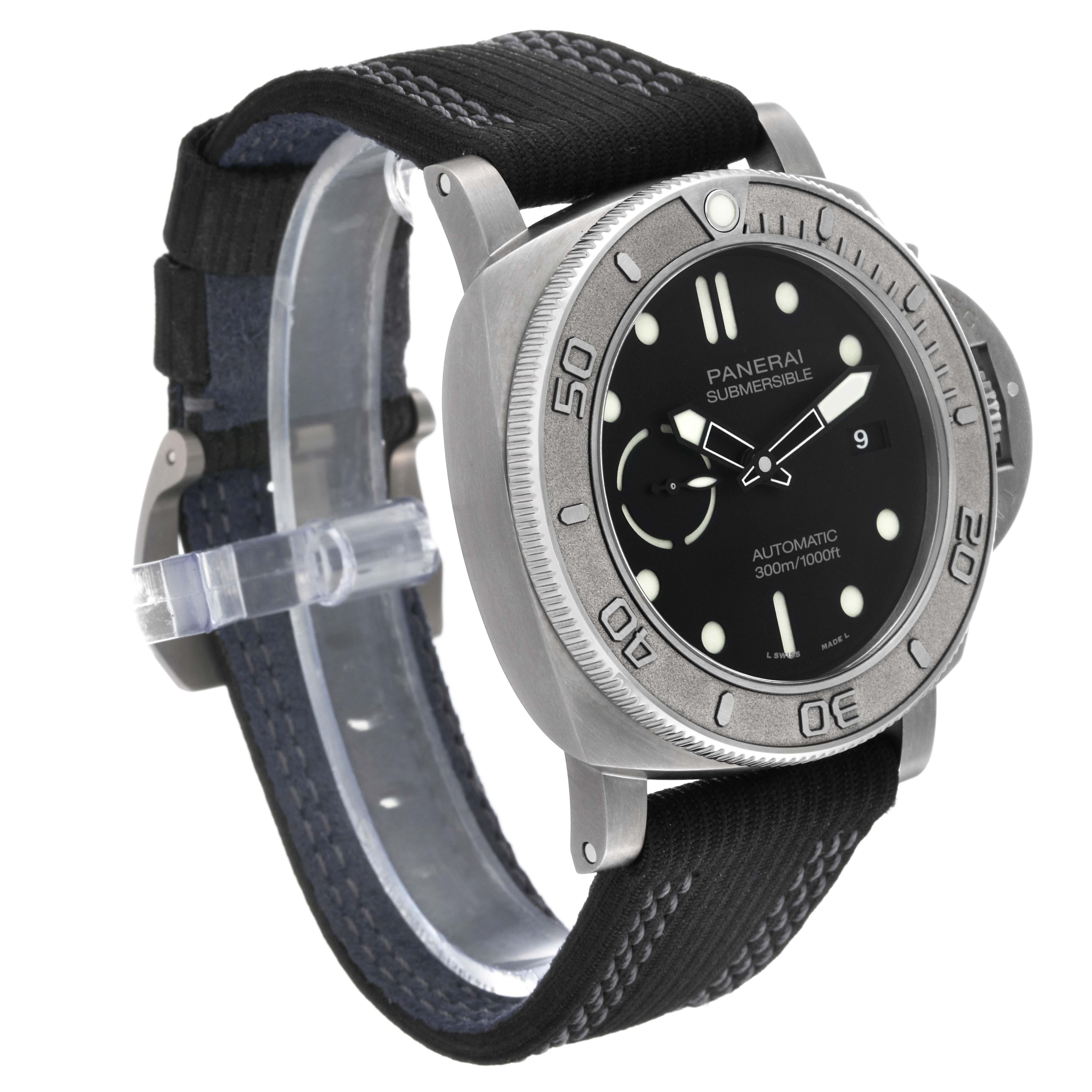 Panerai Submersible Mike Horn Edition Titanium Mens Watch PAM00984 Box Card In Excellent Condition For Sale In Atlanta, GA