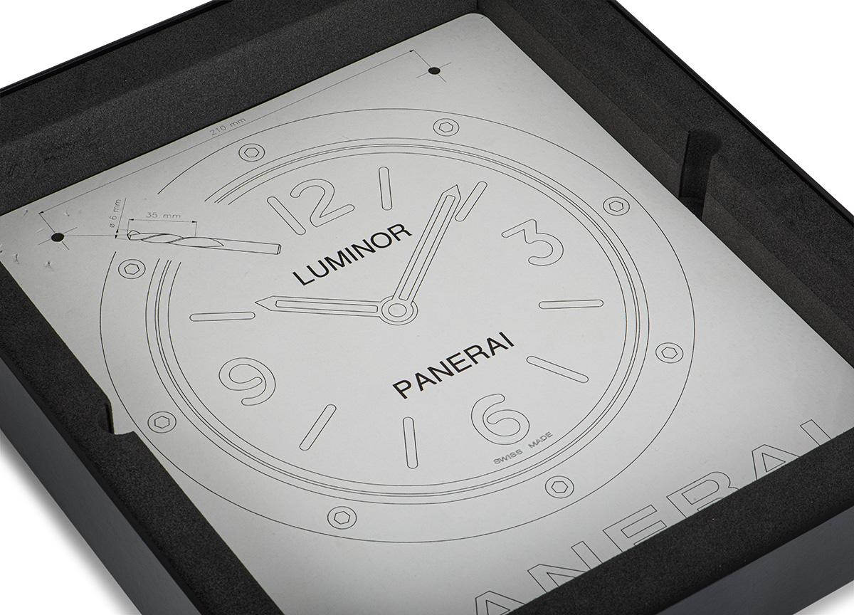 Panerai Wanduhr Aluminium und Holz schwarzes Zifferblatt B&P OP6670 3