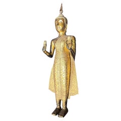Estatua grande de bronce dorado de Pang Ham Yati (Buda de los lunes)