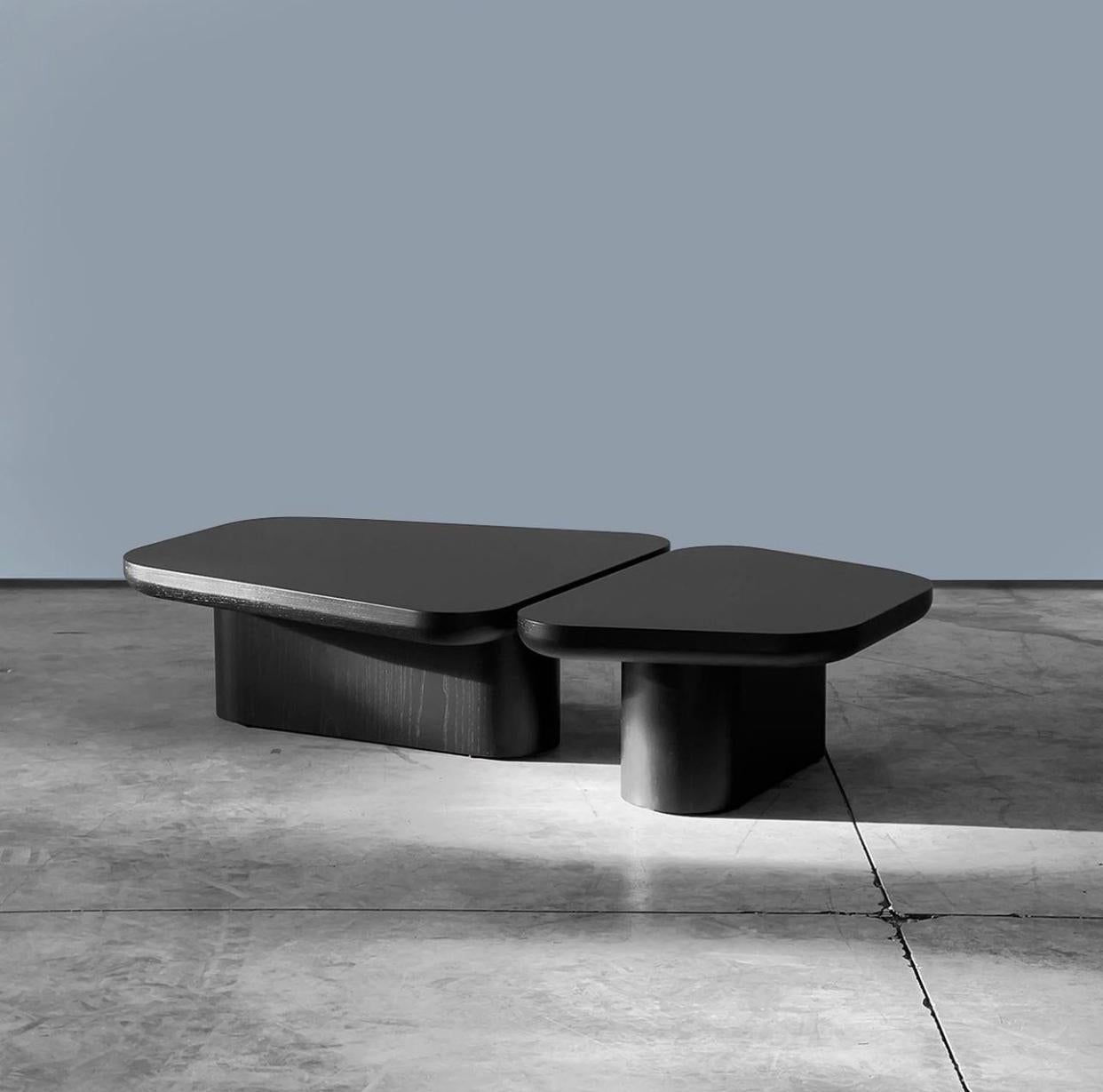 Moderne Table basse monolithique contemporaine Pangea en bois en vente