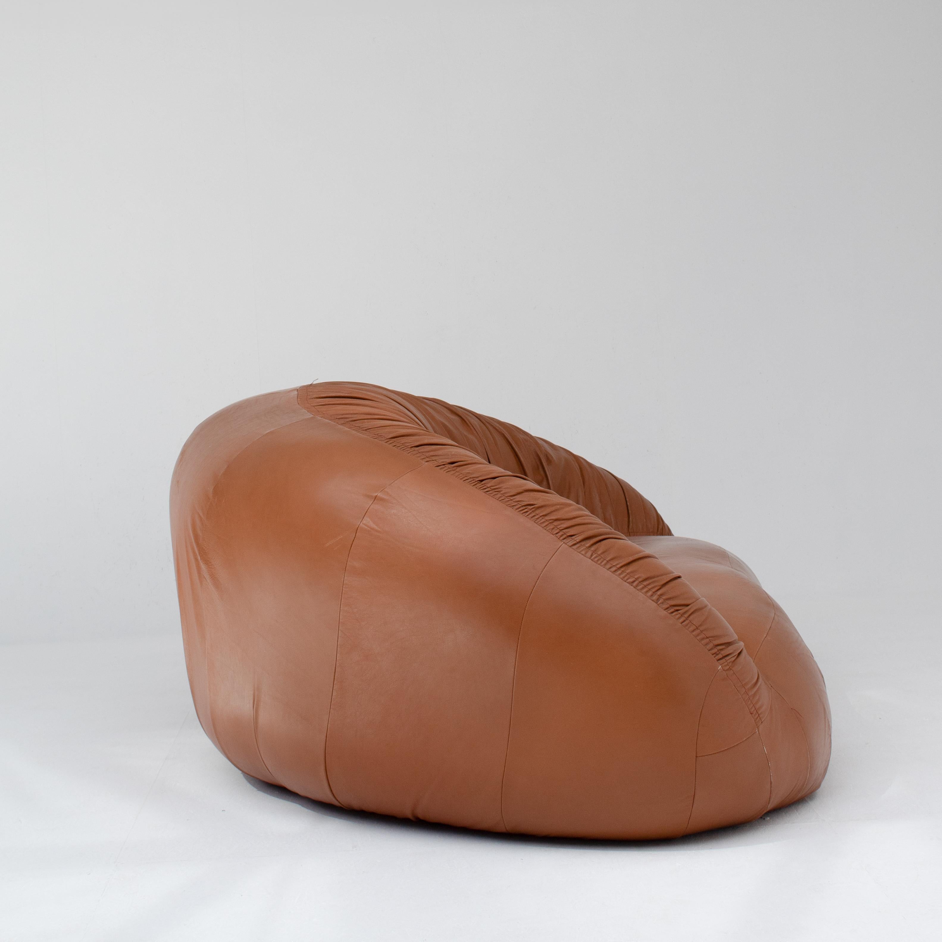 Moderno Pangolin Leather 2 Seater di Greg and Roche Dry in vendita