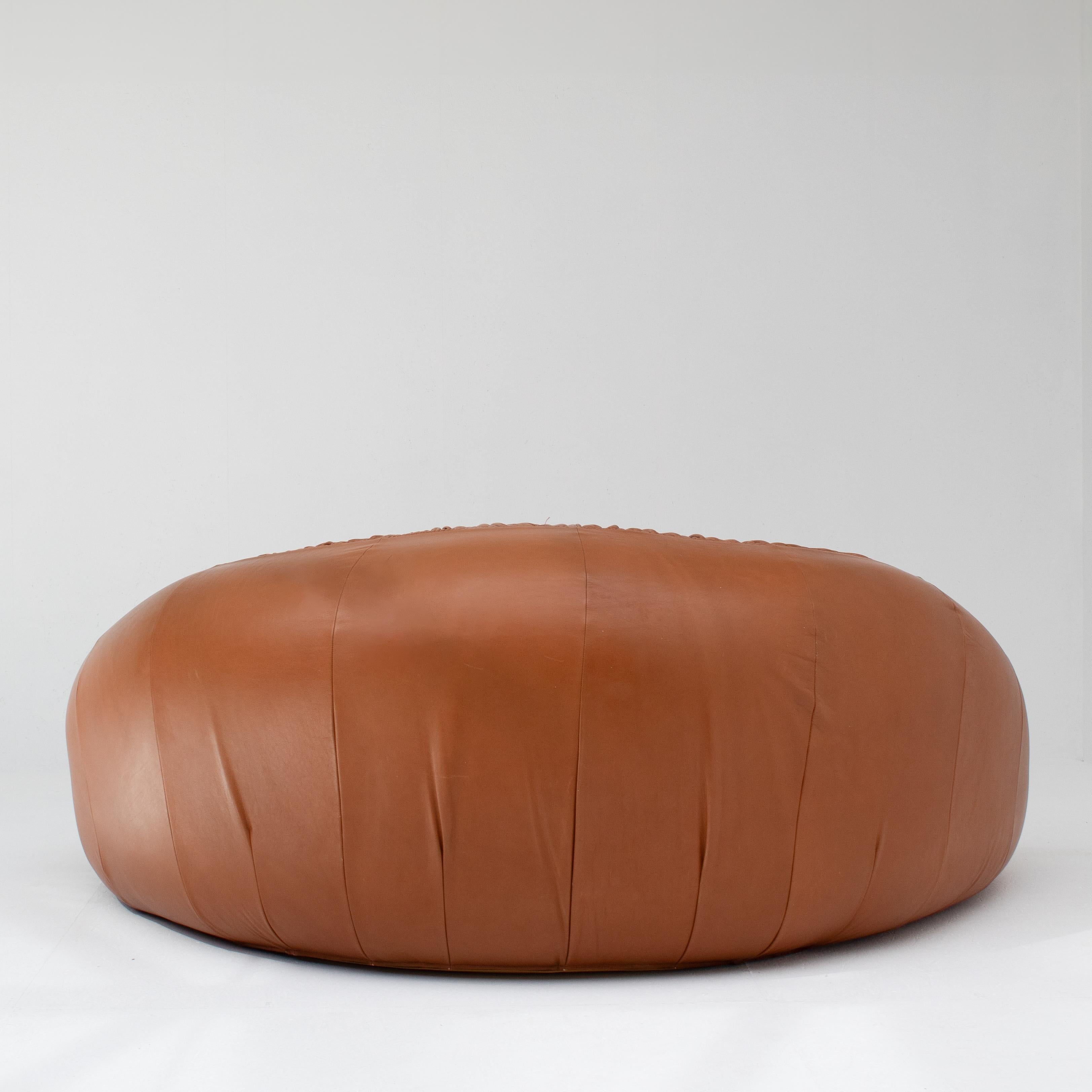 Sudafricano Pangolin Leather 2 Seater di Greg and Roche Dry in vendita