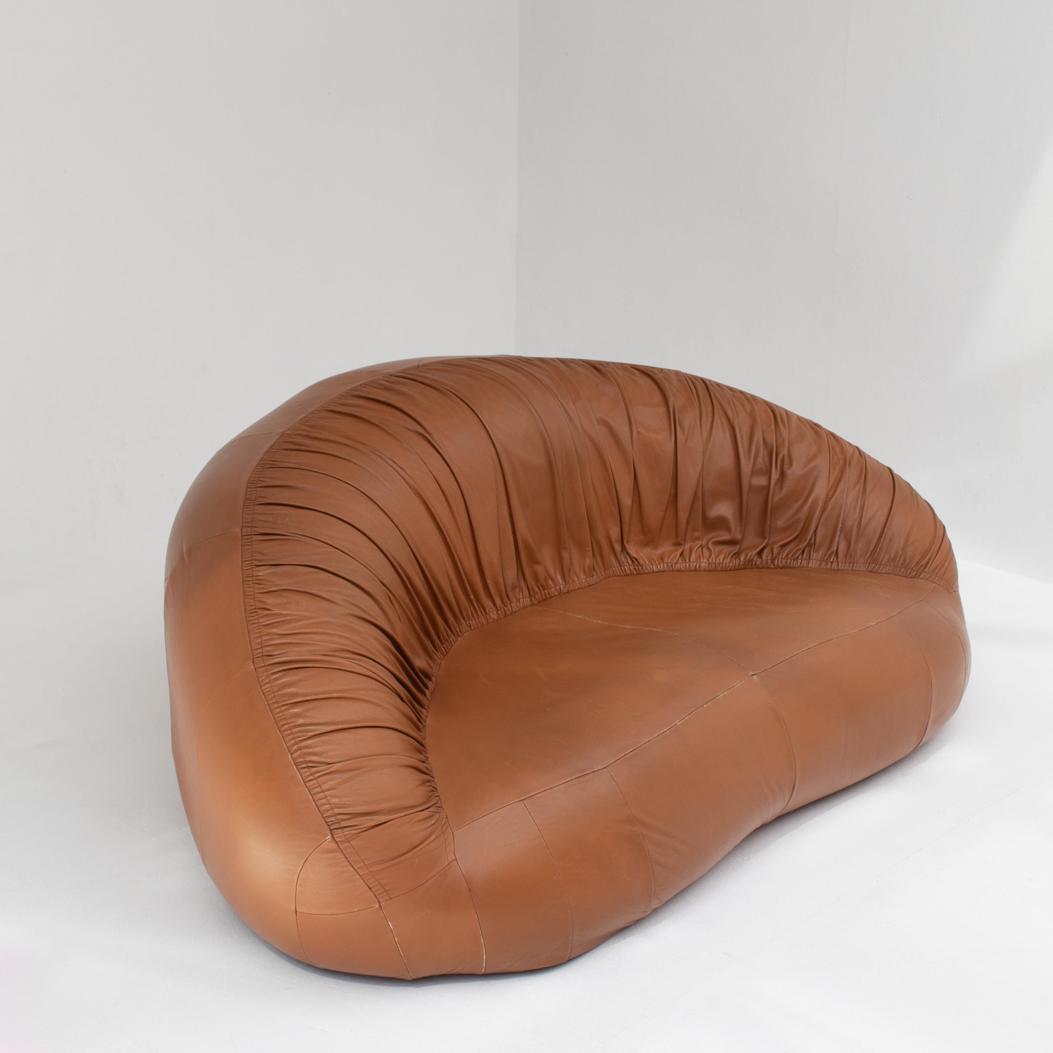 Fine XX secolo Pangolin Leather 2 Seater di Greg and Roche Dry in vendita