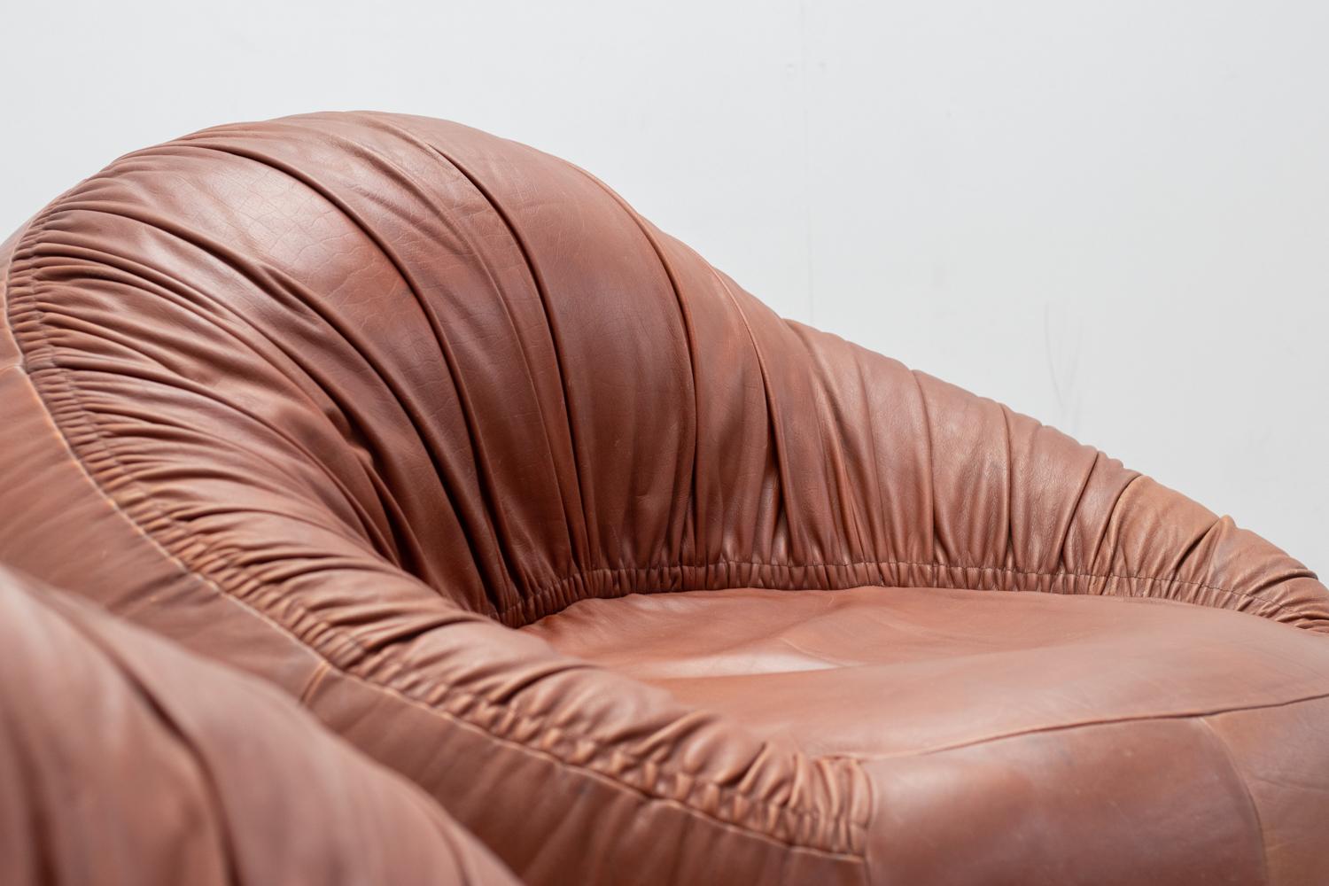 Pangolin Leather sofa and armchair by Egg Designs In Good Condition For Sale In Brussels, BE