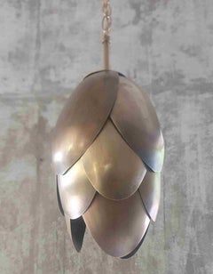 Ciondolo a forma di pangolino (finitura in ottone antico)