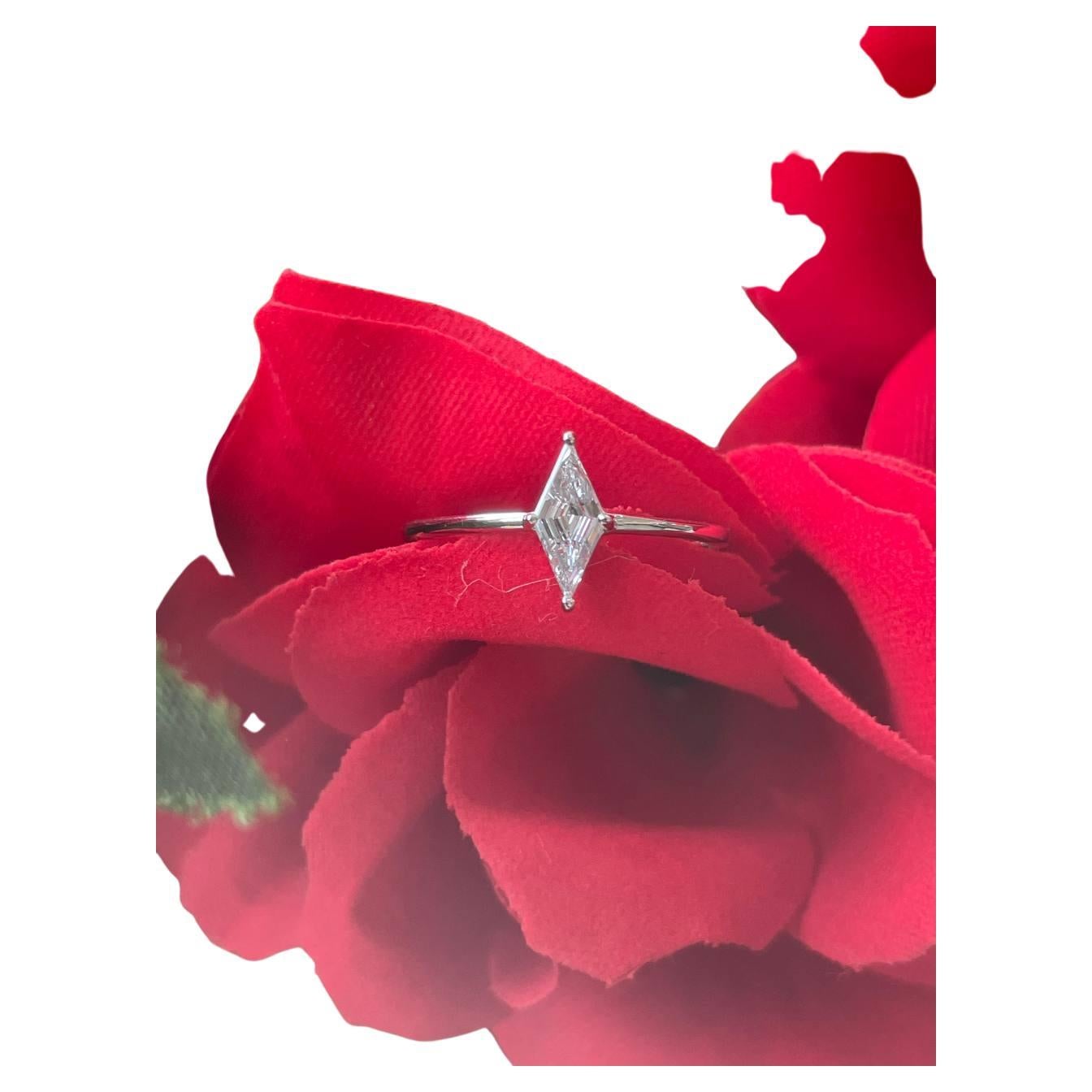 Women's Panim 0.25CTS Kite Shape Diamond 18K White Gold Ring For Sale
