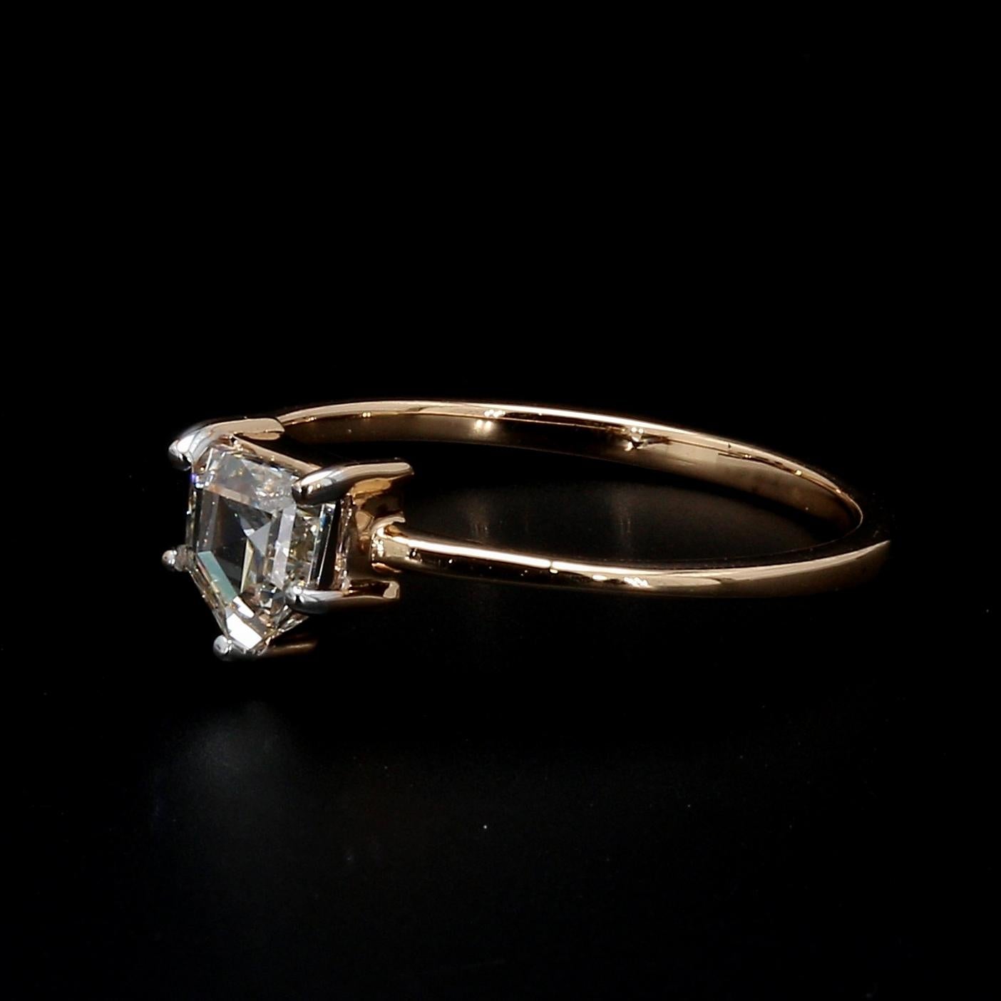 Panim 0.46 Carats Shield shape diamond 18k Yellow Gold Ring For Sale 10