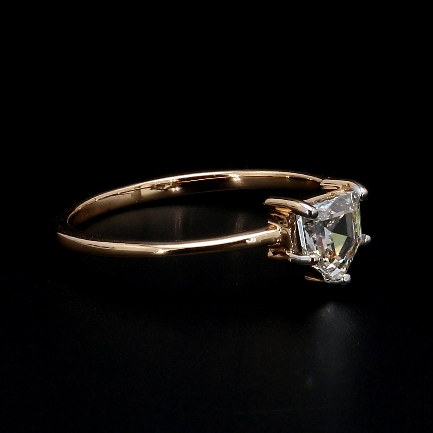 Panim 0.46 Carats Shield shape diamond 18k Yellow Gold Ring For Sale 12
