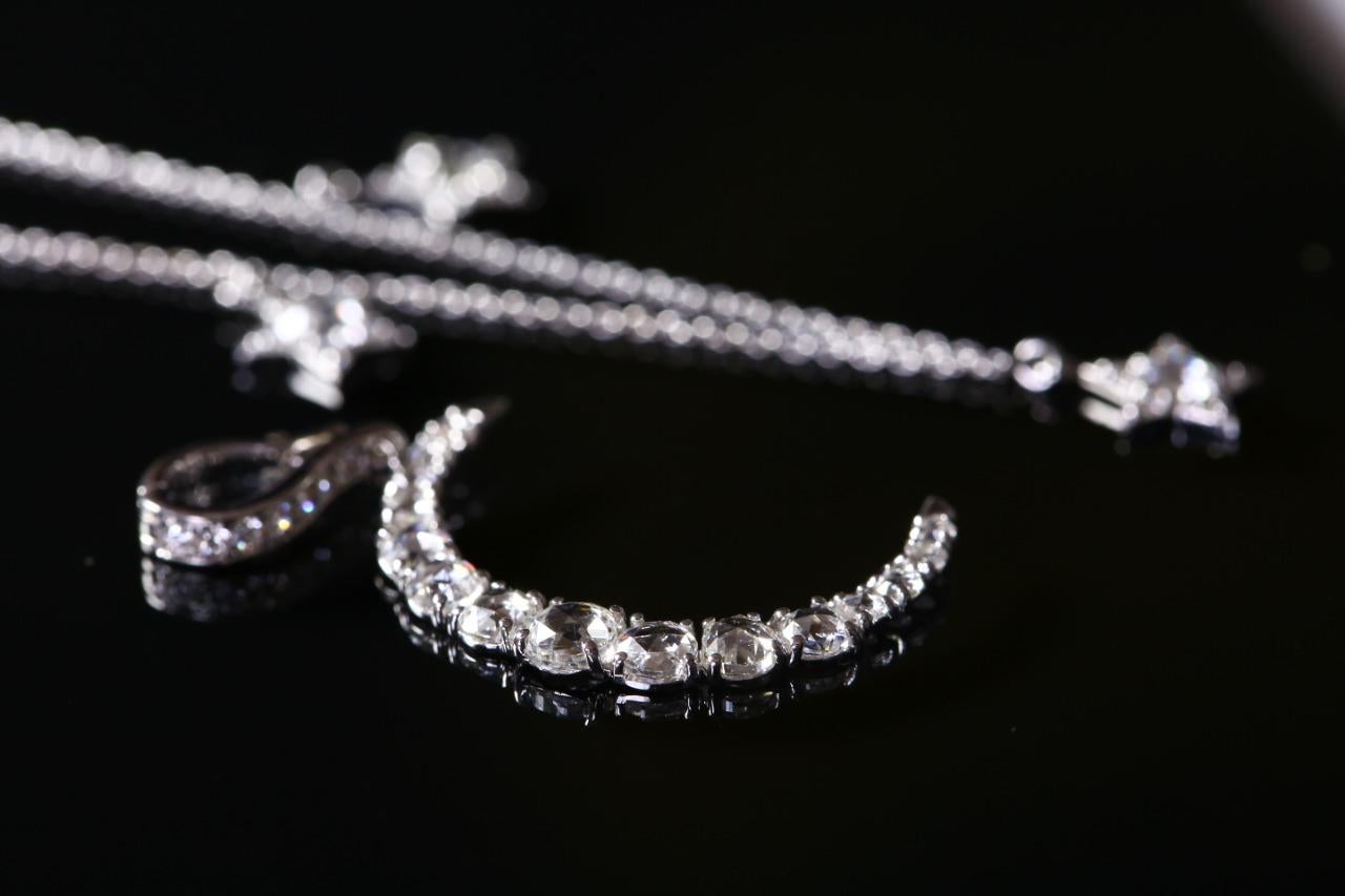 PANIM 1 Carat Rose Cut Diamond Star Necklace in 18k White Gold For Sale 4