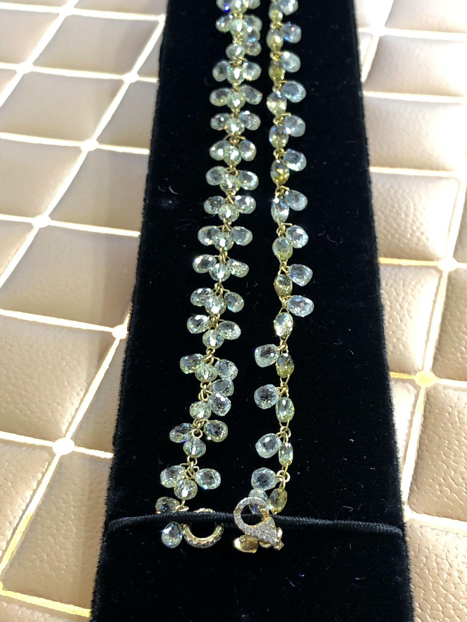PANIM 12.71 Diamond Briolette Yellow Gold Floral Bracelet For Sale 3