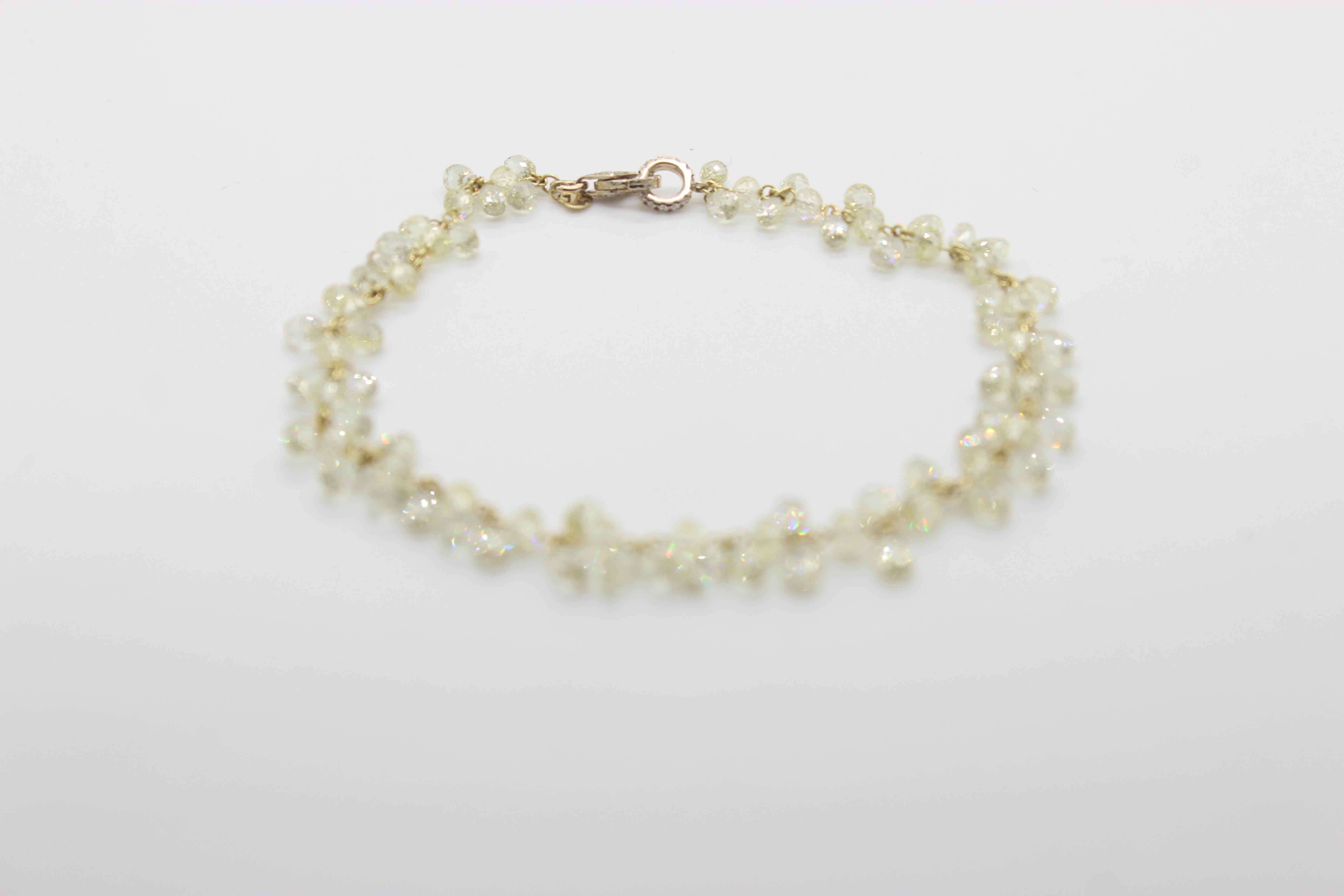 Moderne PANIM Bracelet floral en or jaune avec briolette de diamants 12,71 carats en vente
