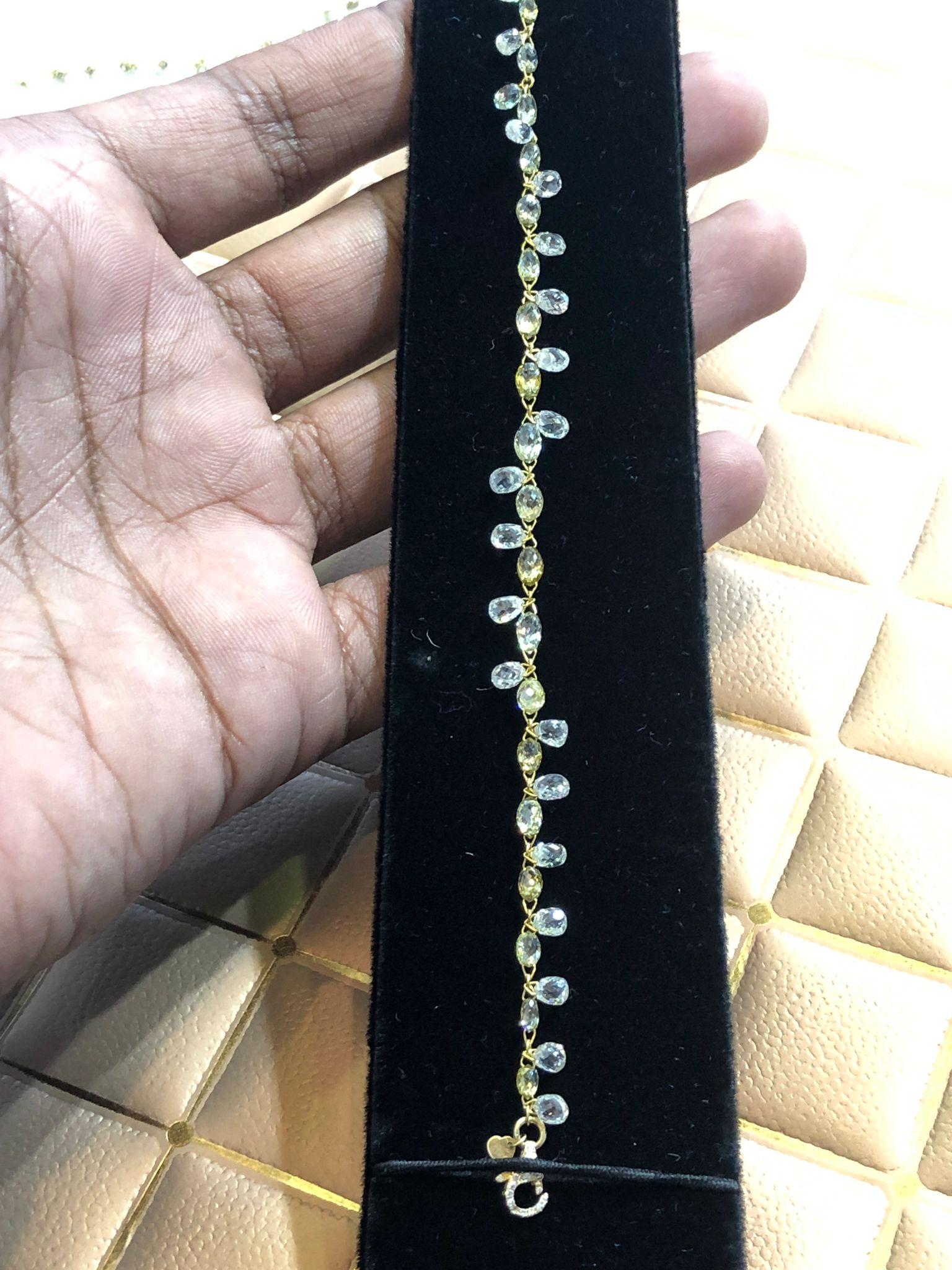 Women's or Men's PANIM 12.71 Diamond Briolette Yellow Gold Floral Bracelet For Sale