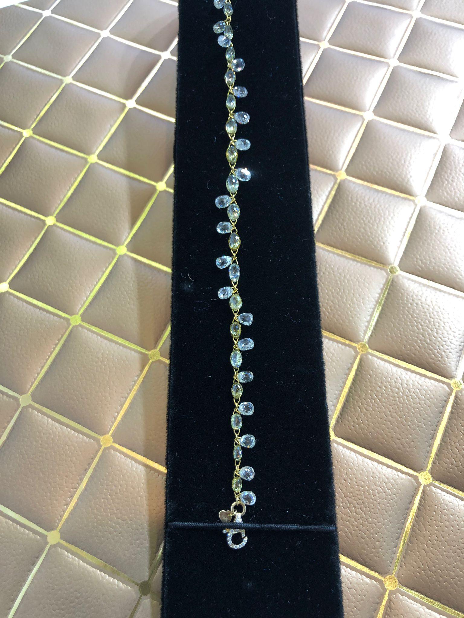 PANIM 12.71 Diamond Briolette Yellow Gold Floral Bracelet For Sale 1