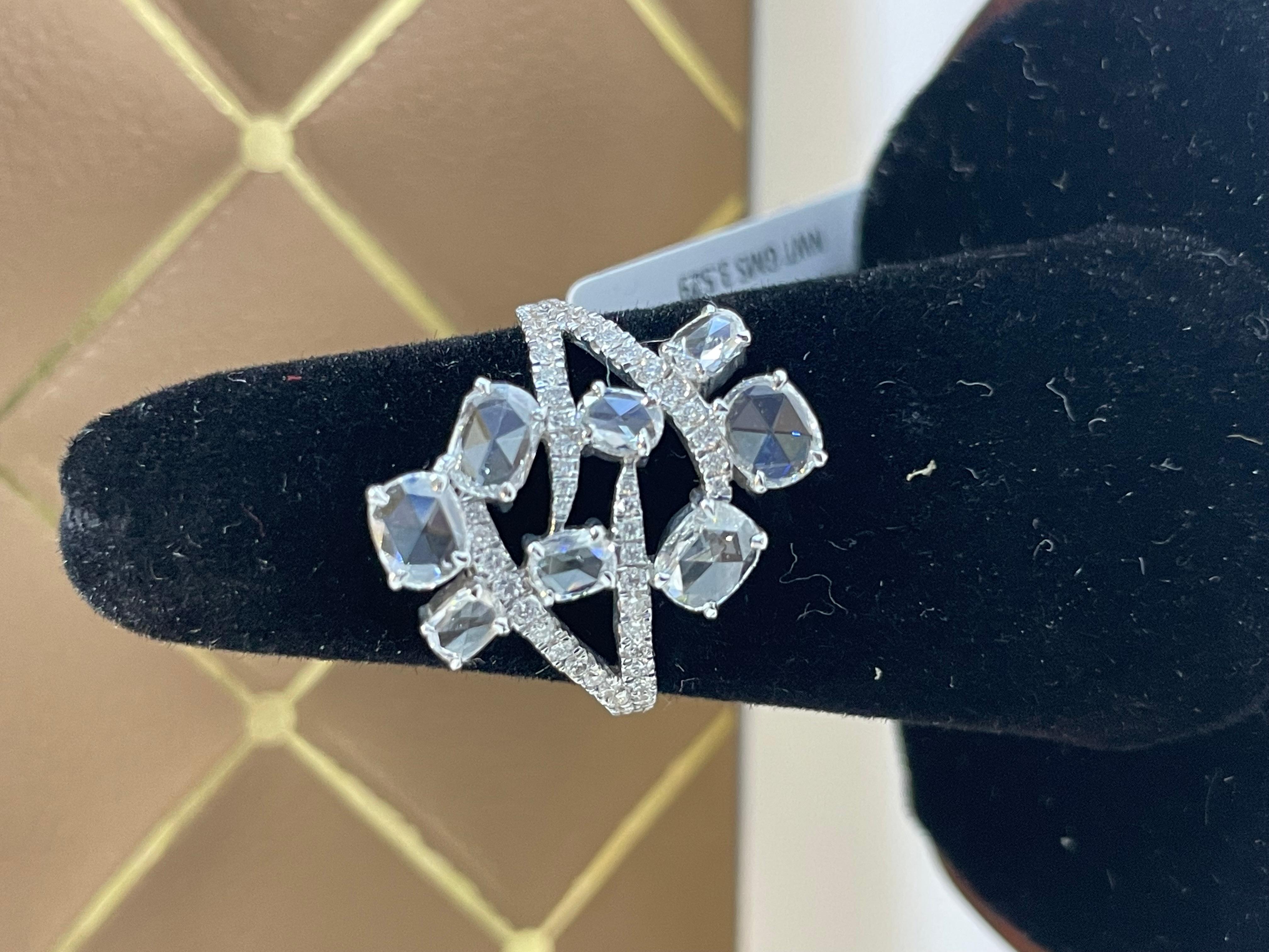 PANIM Bague à fleurs en or blanc 18 carats avec diamants ovales de 1,39 carat, taille rose en vente 3