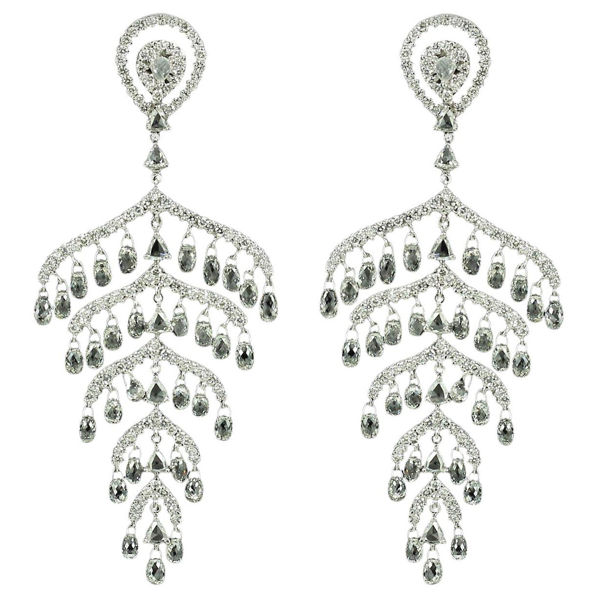 PANIM, boucles d'oreilles chandelier en or blanc 18 carats avec briolette de diamants de 14,86 carats