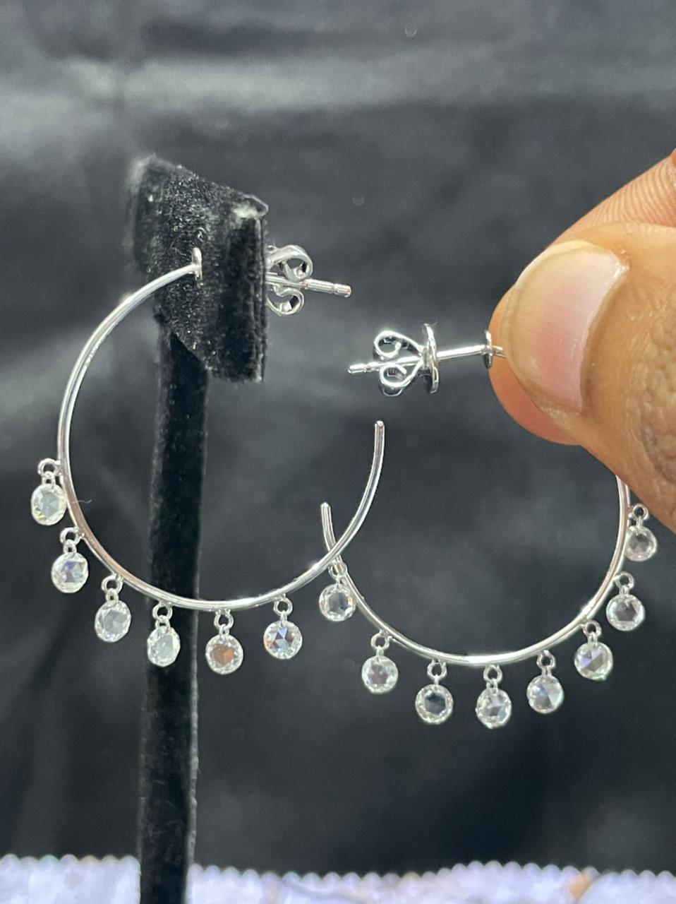 PANIM Orecchini a cerchio in oro bianco 18 carati con diamante Rosecut da 1,61 carati In condizioni Nuovo in vendita a Tsim Sha Tsui, Hong Kong