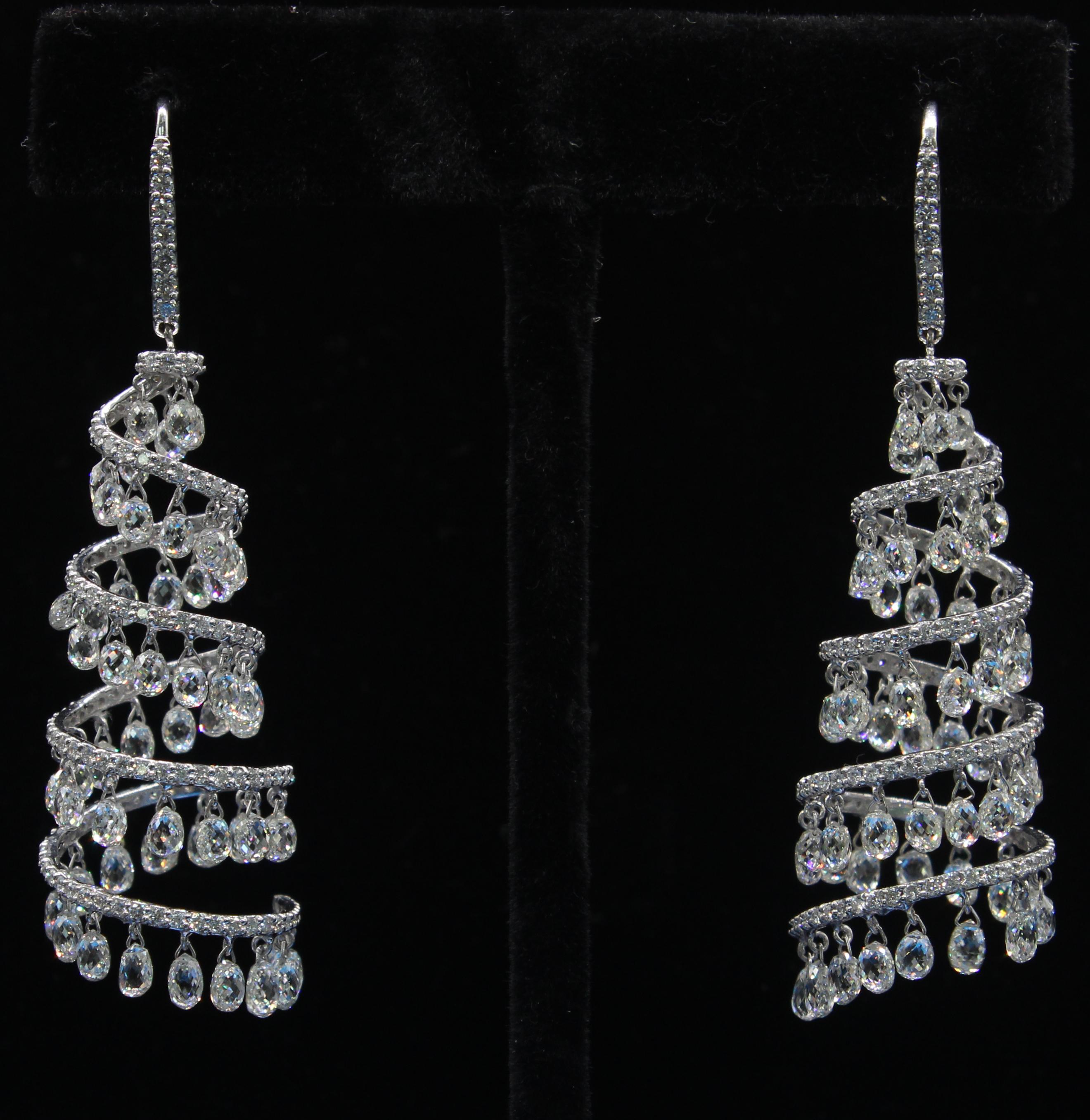 Taglio briolette PANIM Orecchini Chandelier a Spirale con Diamante Briolette da 16,17 Carati in vendita