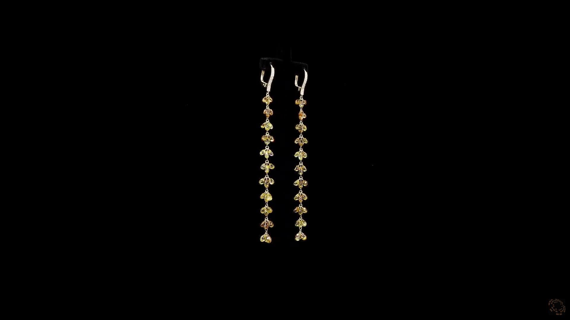 Boucles d'oreilles Briolette en or jaune 18K avec diamant de couleur fantaisie 17.25 carats Neuf - En vente à Tsim Sha Tsui, Hong Kong