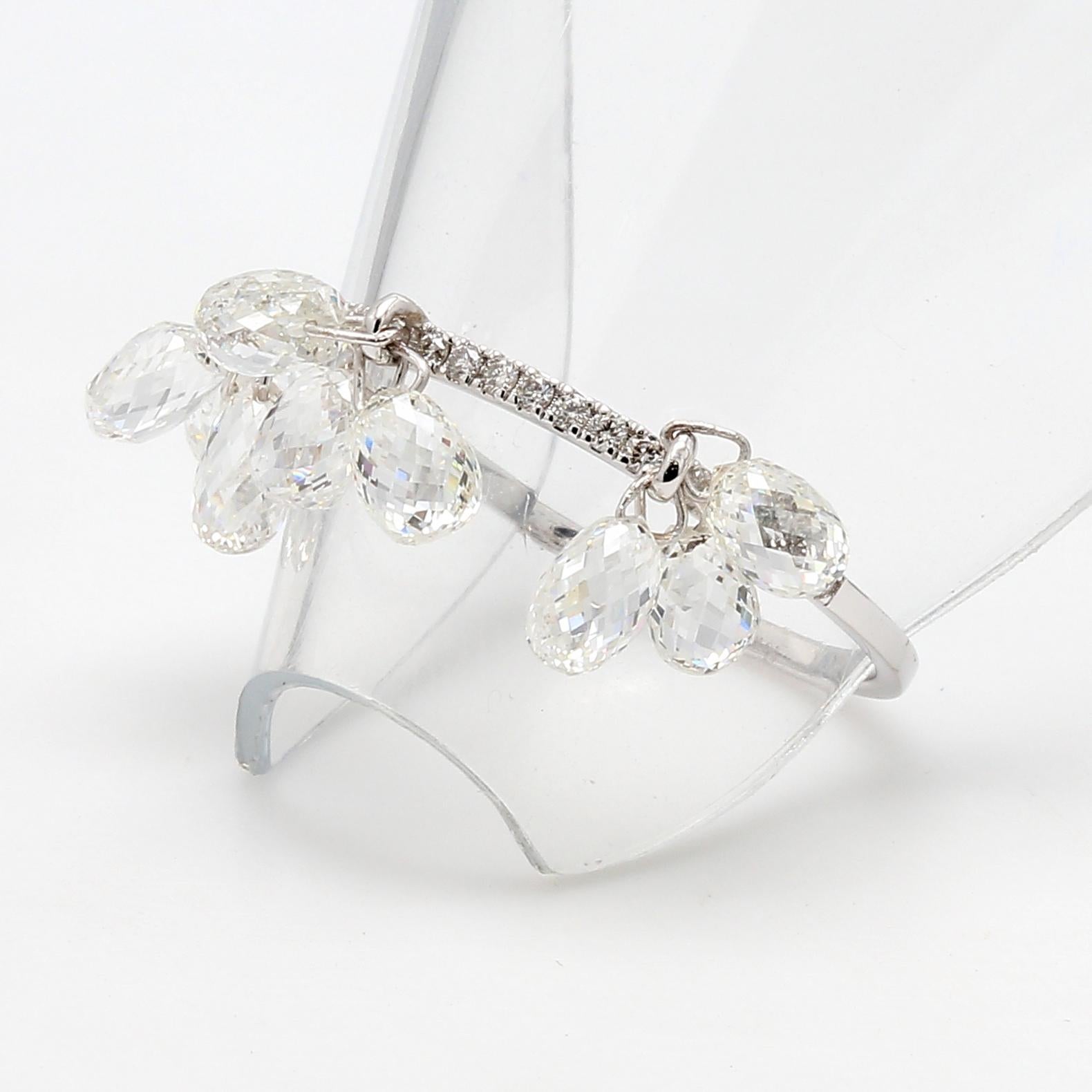 Taille briolette PANIM Bague pendante en or blanc 18 carats avec briolette de diamants en vente