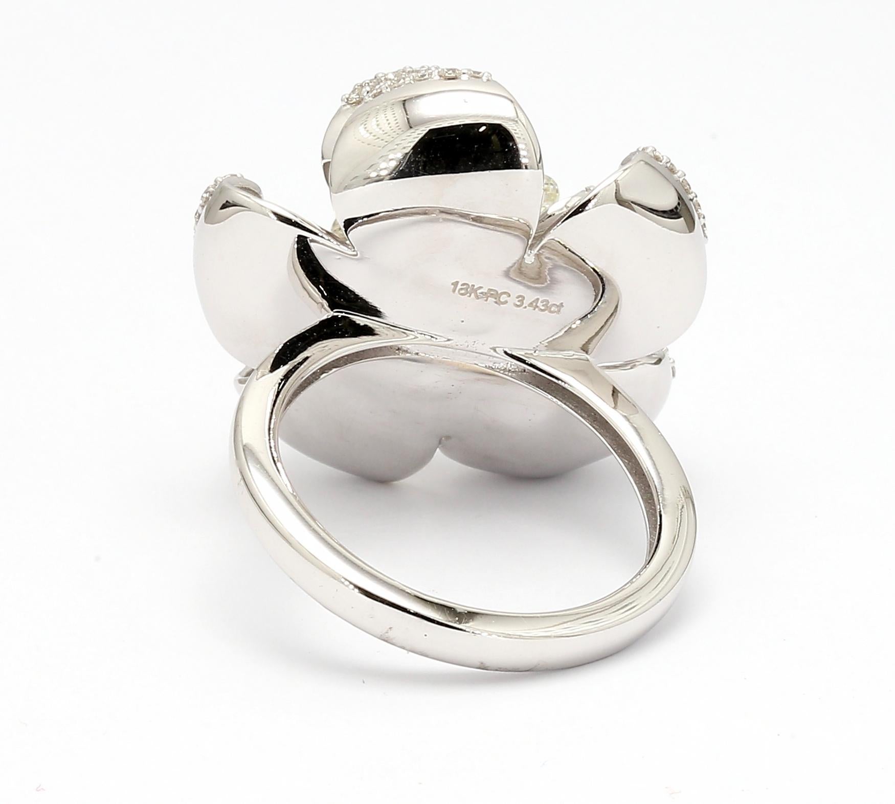 PANIM 18K White Gold Diamond Briolette Floral Ring In New Condition For Sale In Tsim Sha Tsui, Hong Kong