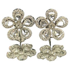 PANIM Pendientes florales de oro blanco de 18 quilates con diamantes en rosca