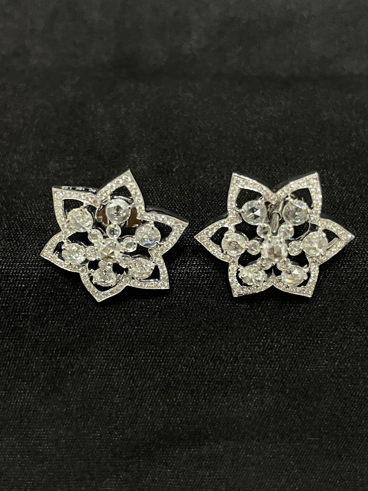 Moderne PANIM Bracelet en or blanc 18 carats avec diamants  Clous d'oreilles étoile de rose  en vente