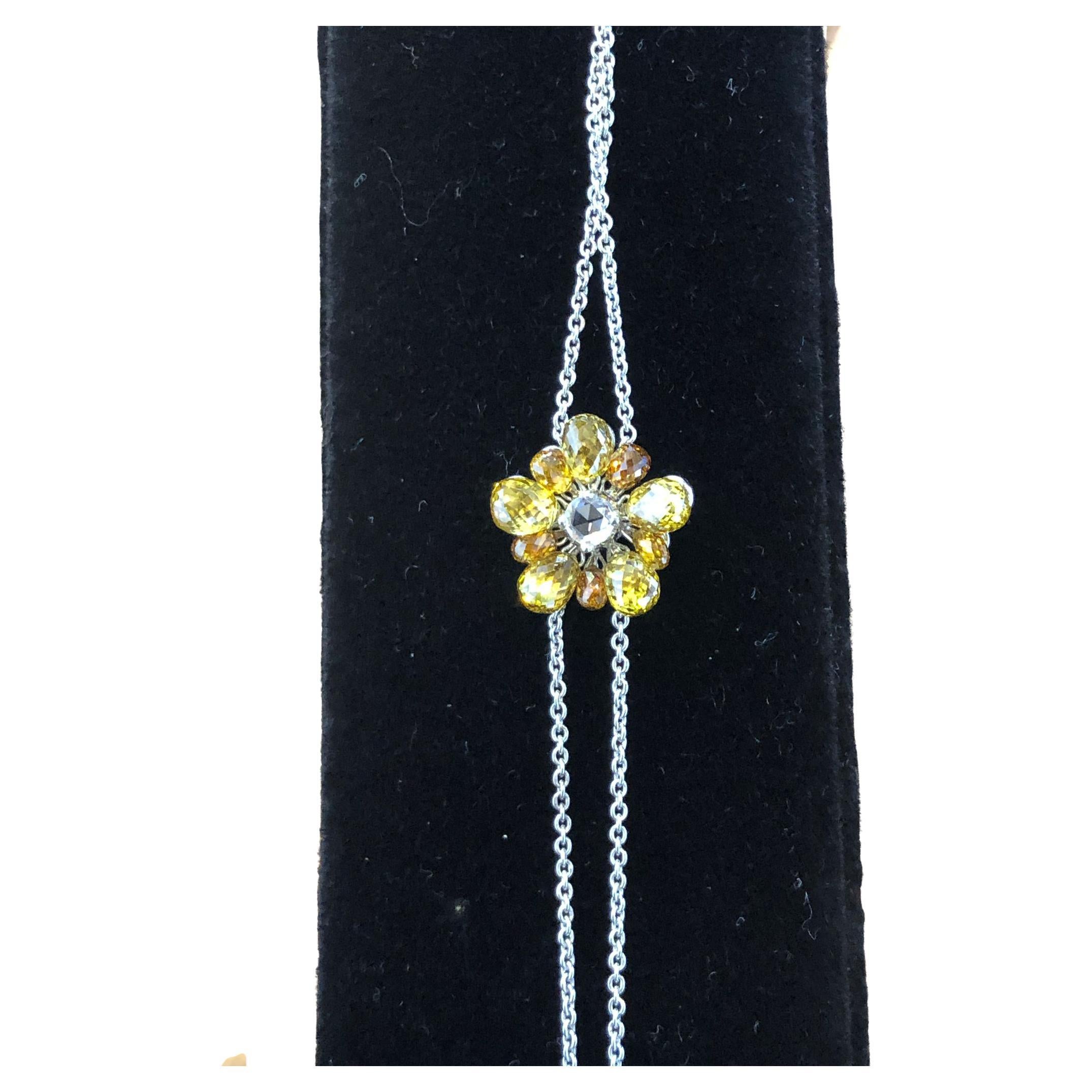 PANIM Bracelet floral en or blanc 18 carats avec briolette de diamants de couleur fantaisie