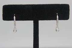 PANIM Boucles d'oreilles pendantes en or blanc 18 carats avec briolette de diamants de 2 carats
