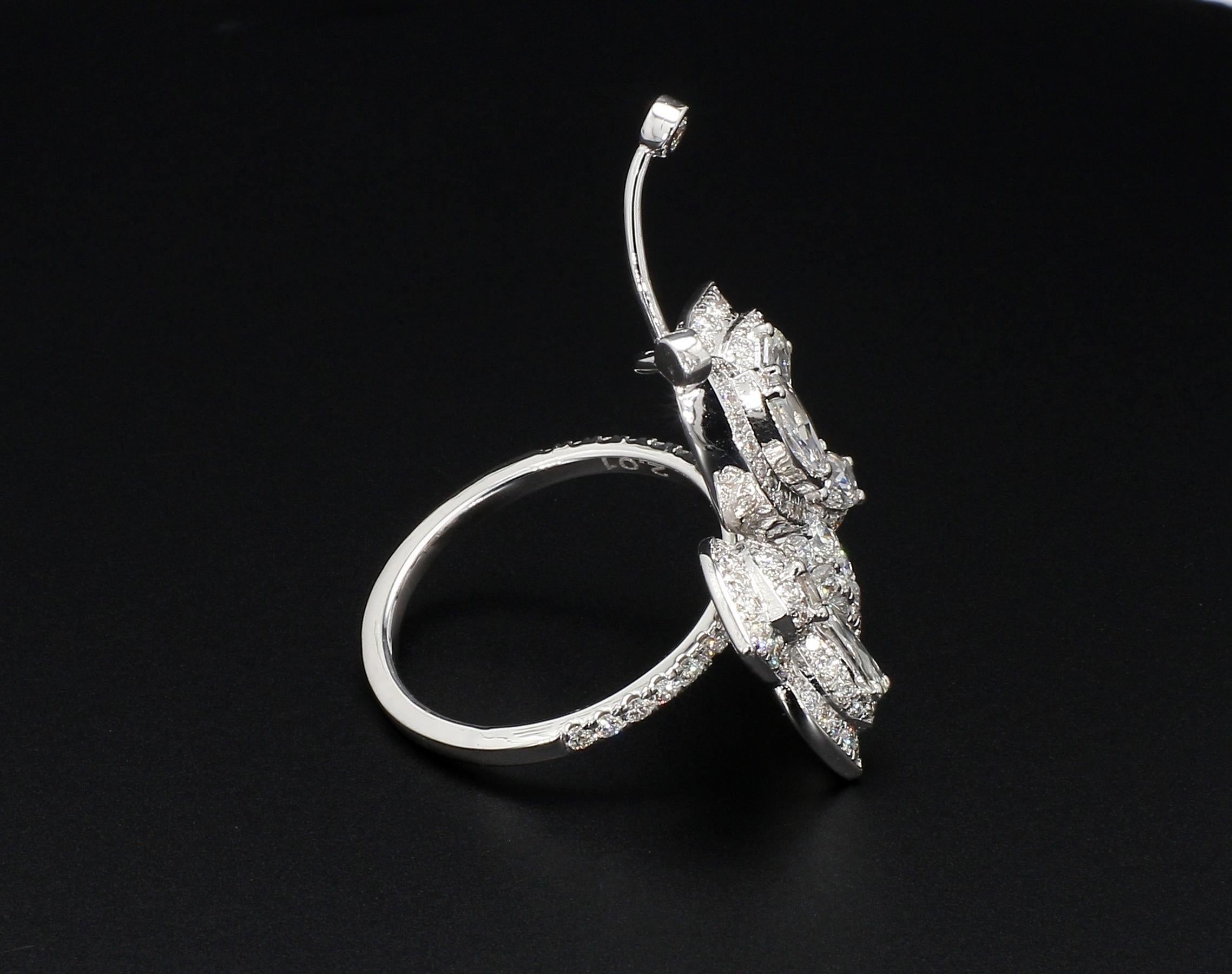 PANIM White Rosecut Diamond Butterfly Cocktail Ring in 18 Karat White Gold In New Condition For Sale In Tsim Sha Tsui, Hong Kong