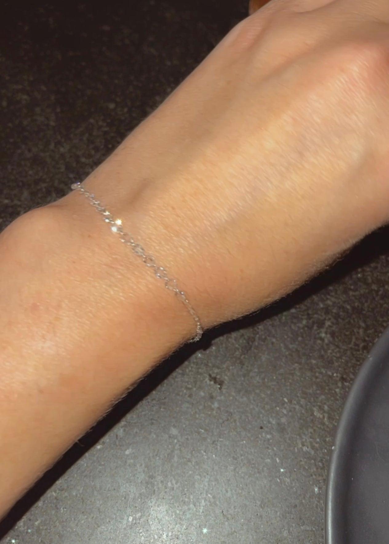 PANIM Bracelet en or blanc 18 carats avec diamant poire taillé en rose 3 carats Pour femmes en vente
