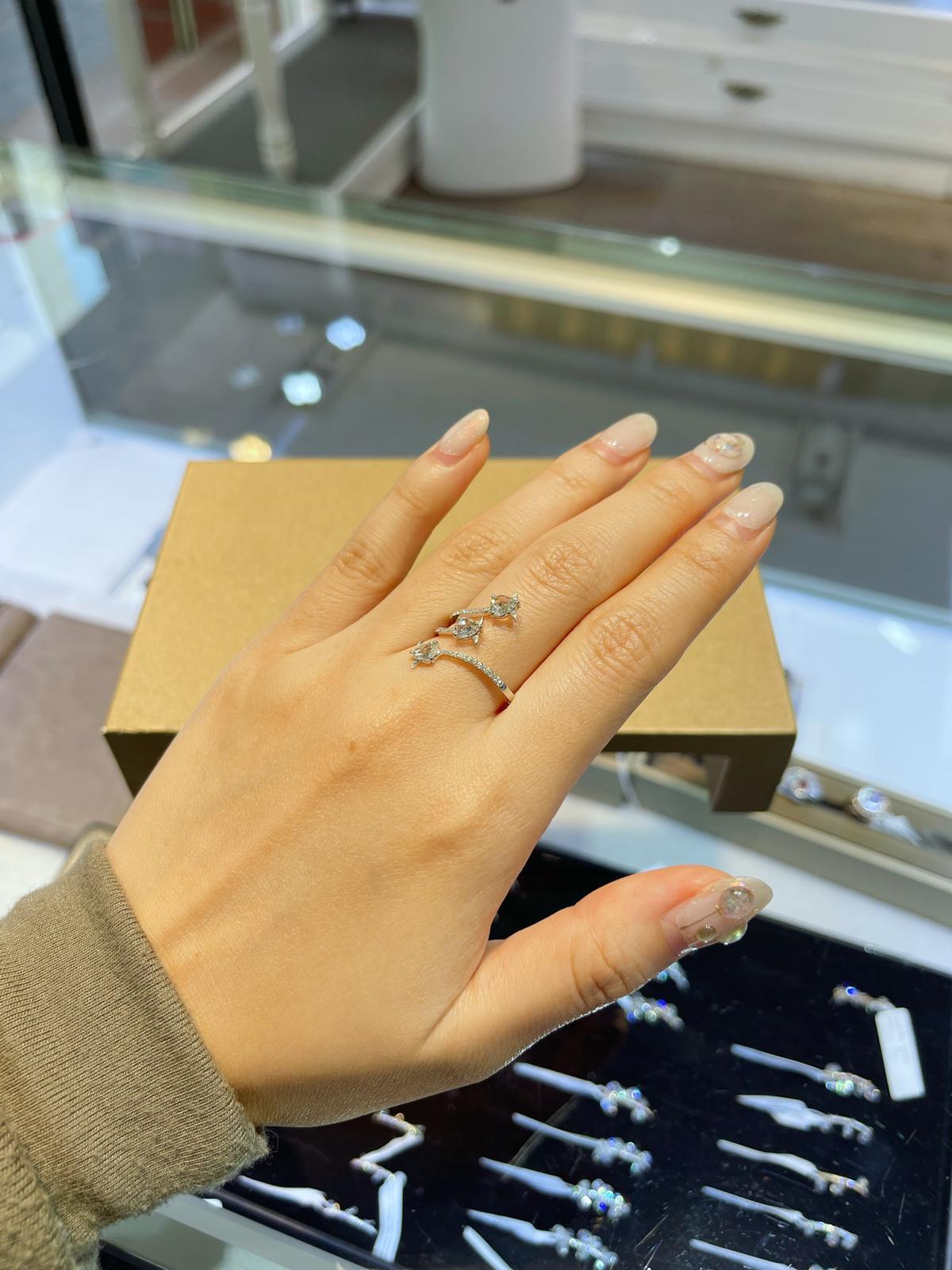 Rose Cut PANIM 3-Stone Diamond Rosecut 18K White Gold Wrap Ring For Sale