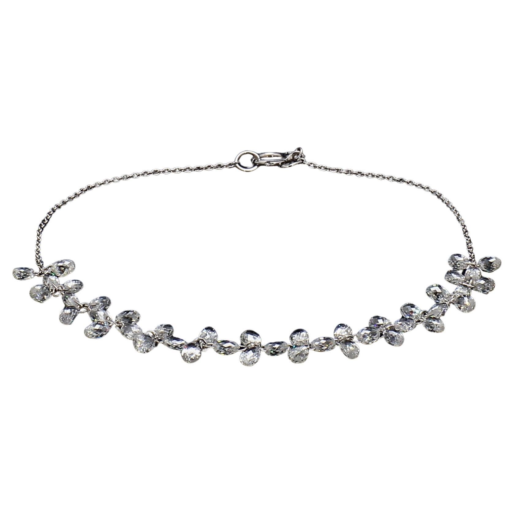 PANIM Bracelet floral en or blanc 18k avec briolette de diamant de 4,64 carats