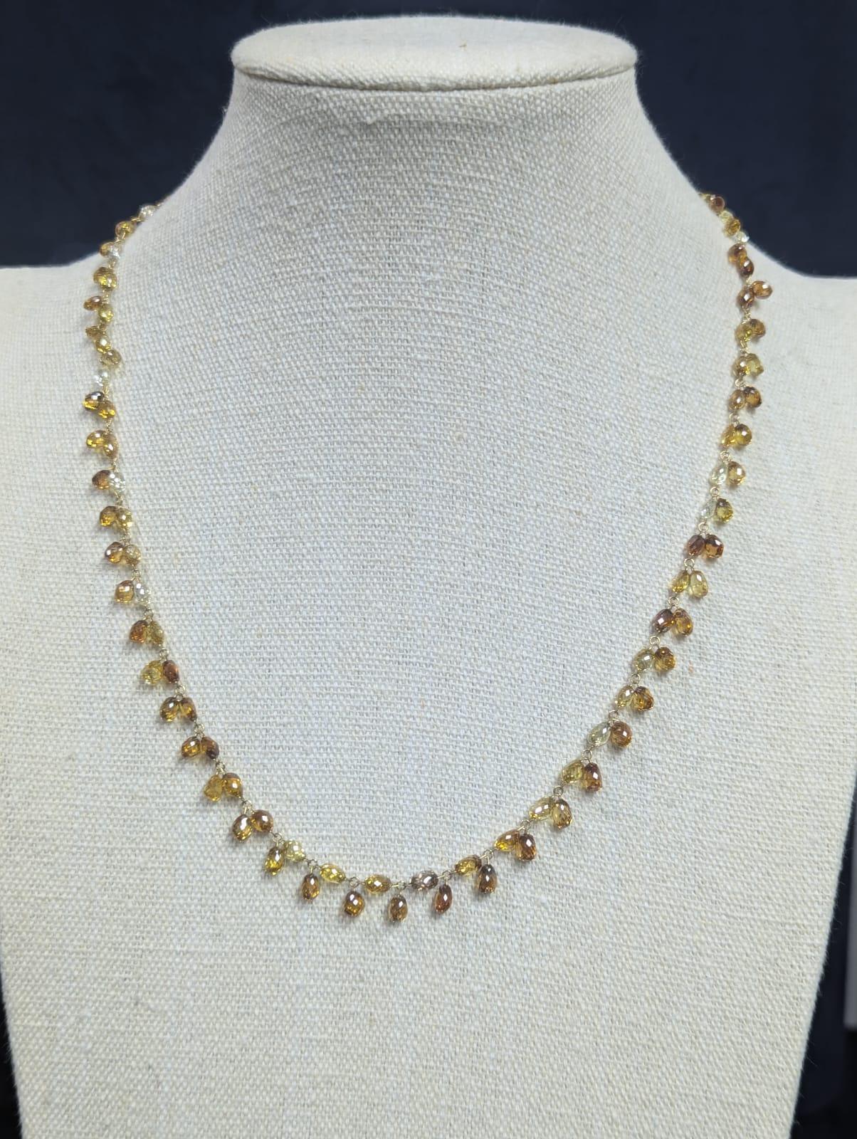 PANIM Collier à maillons ras du cou à fleurs en diamants naturels de couleur fantaisie de 48,01 carats en vente 1