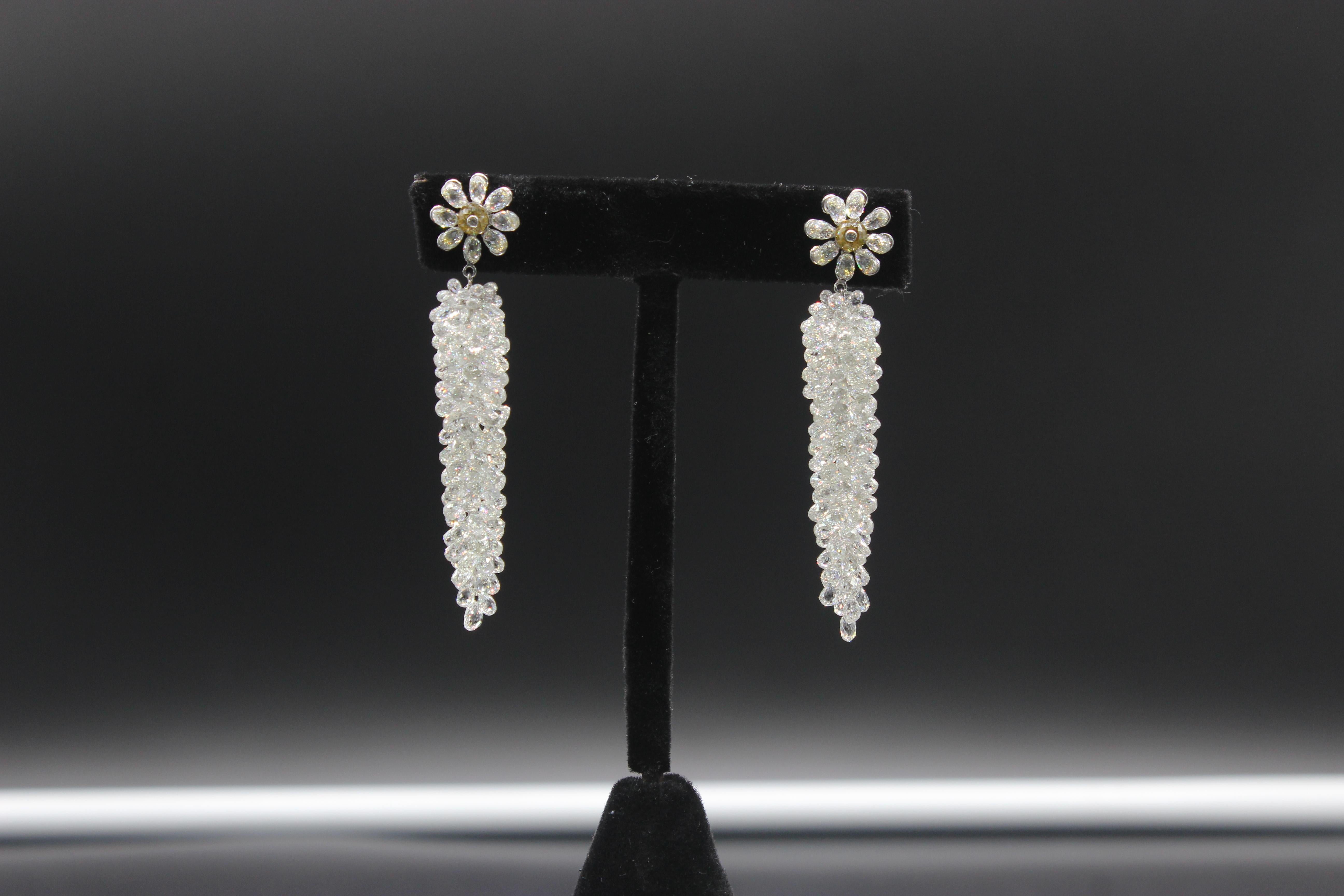 Moderne PANIM Boucles d'oreilles en or 18 carats avec diamants taille vigne de 55,72 carats en vente
