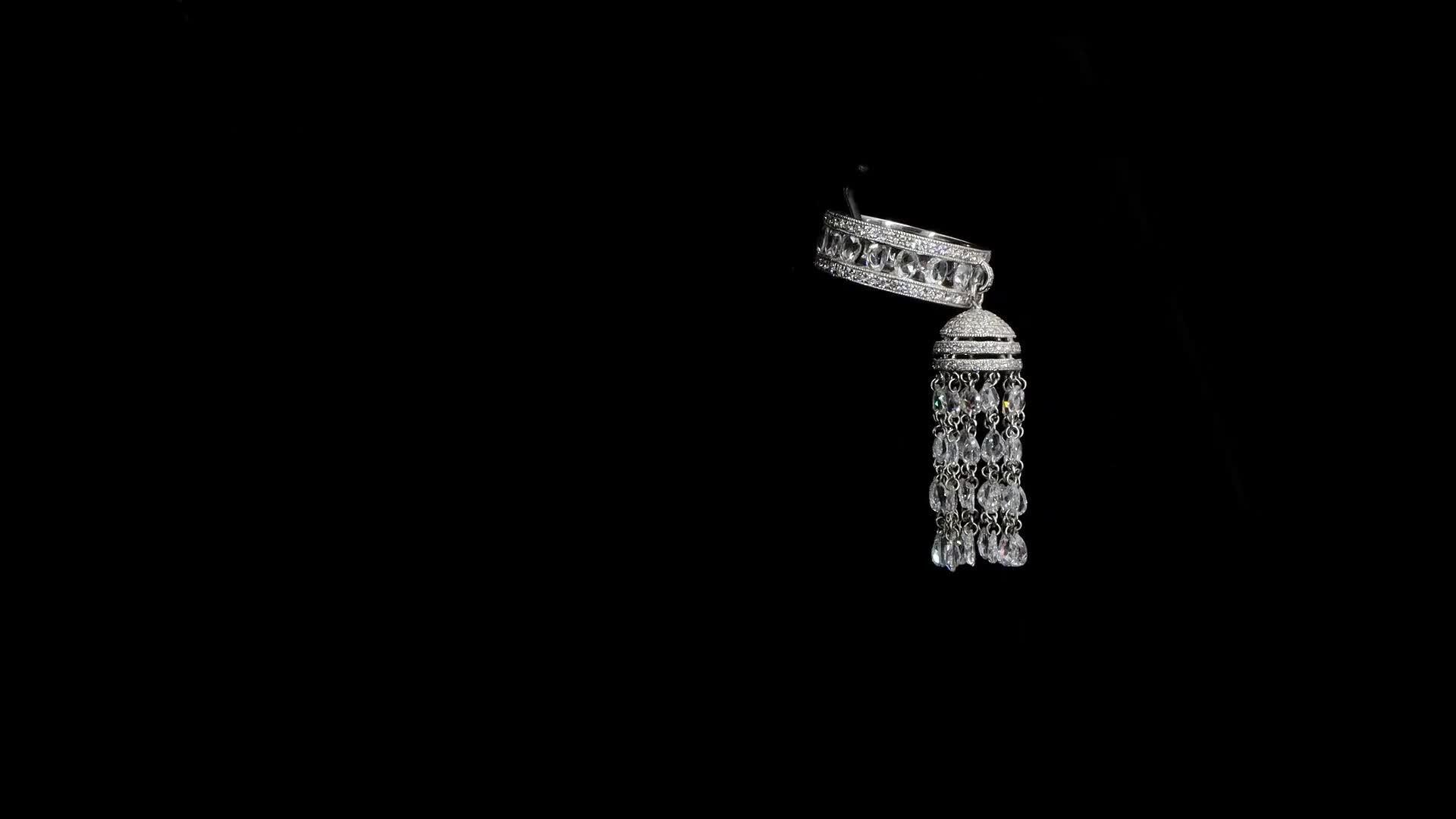 PANIM Anillo de borla de diamantes en rosca de oro blanco de 18 quilates y 6,93 quilates en venta 3