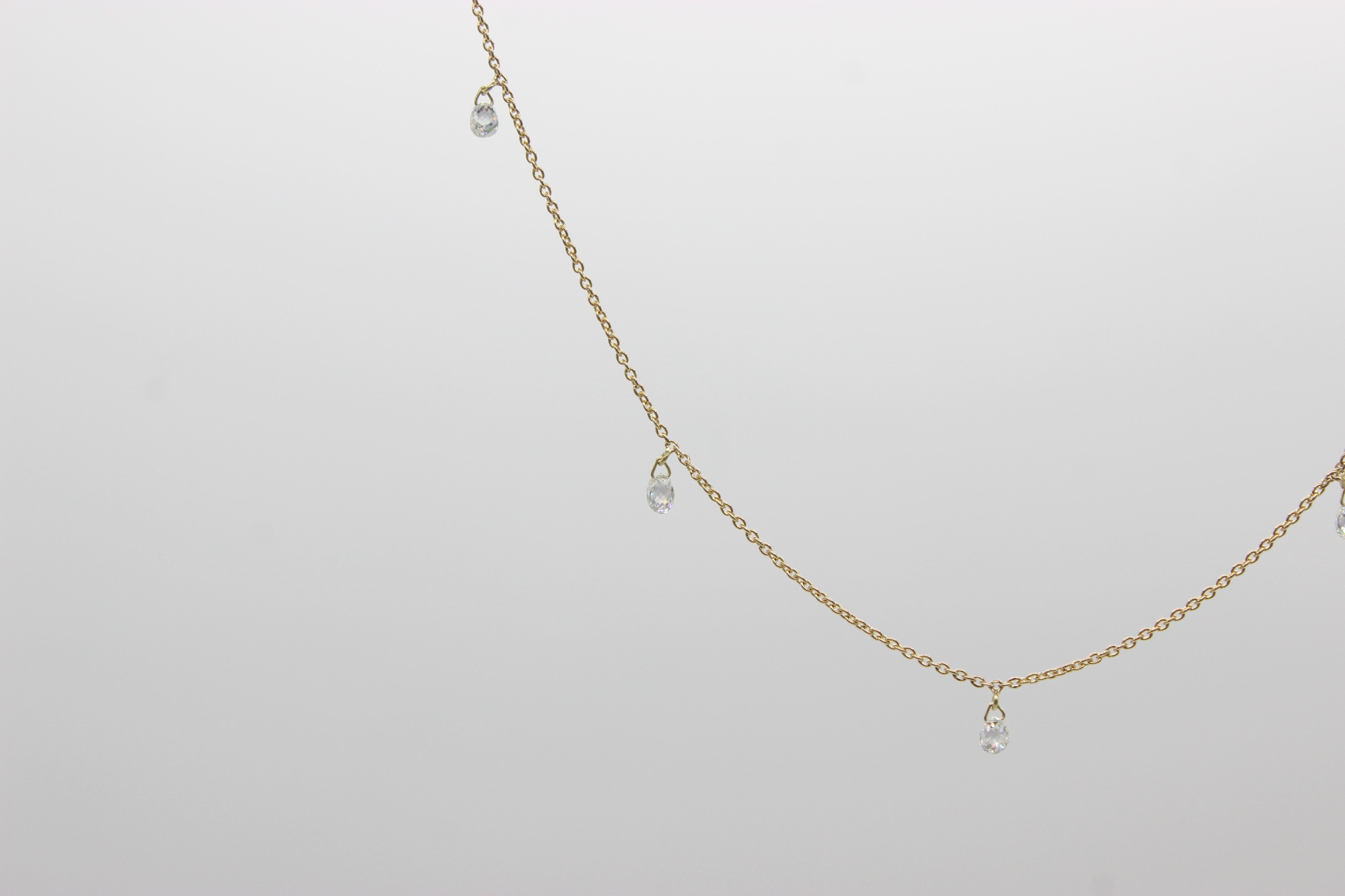 PANIM 7 Halskette mit tanzenden Diamanten und Briolettes aus 18 Karat Gelbgold Mille Etoiles im Angebot 1