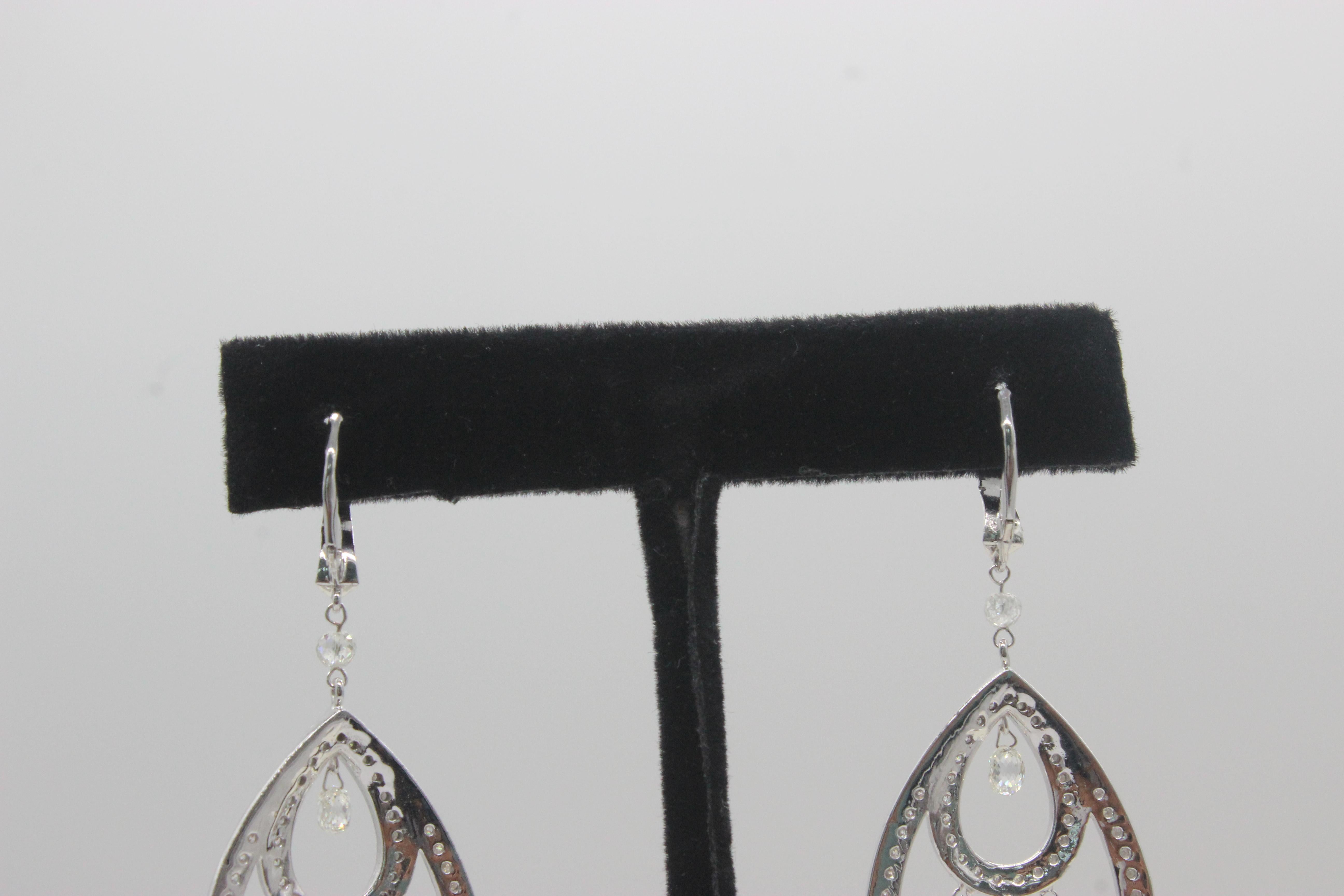 Moderno PANIM Orecchini pendenti in oro bianco 18 carati con diamante briolette da 8,32 carati in vendita