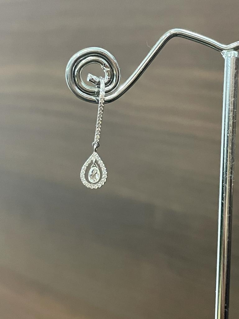 PANIM Boucles d'oreilles en or blanc 18 carats avec briolettes et diamants Neuf - En vente à Tsim Sha Tsui, Hong Kong