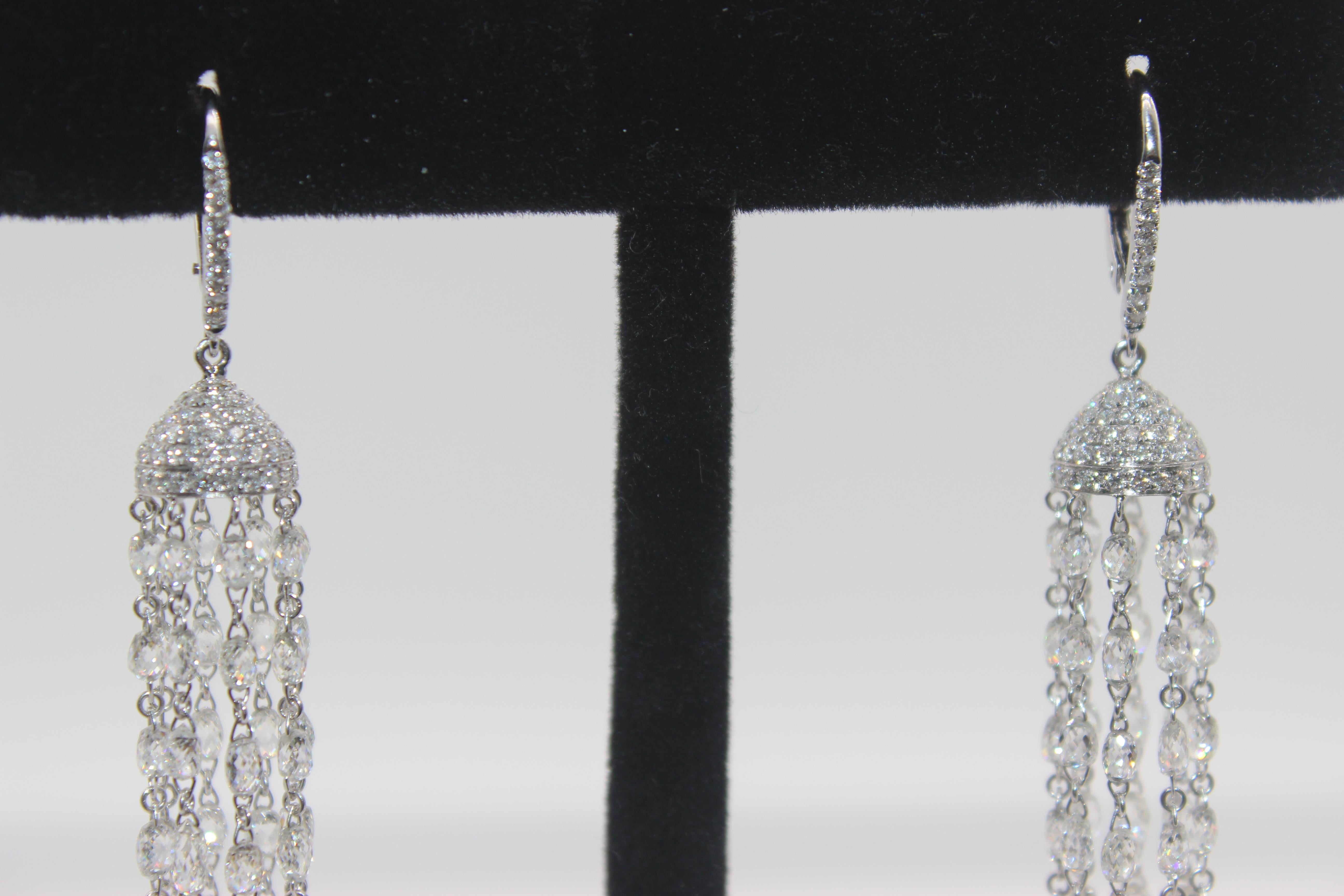 Moderne Boucles d'oreilles Panim Briolette en or blanc 18k avec diamants en vente