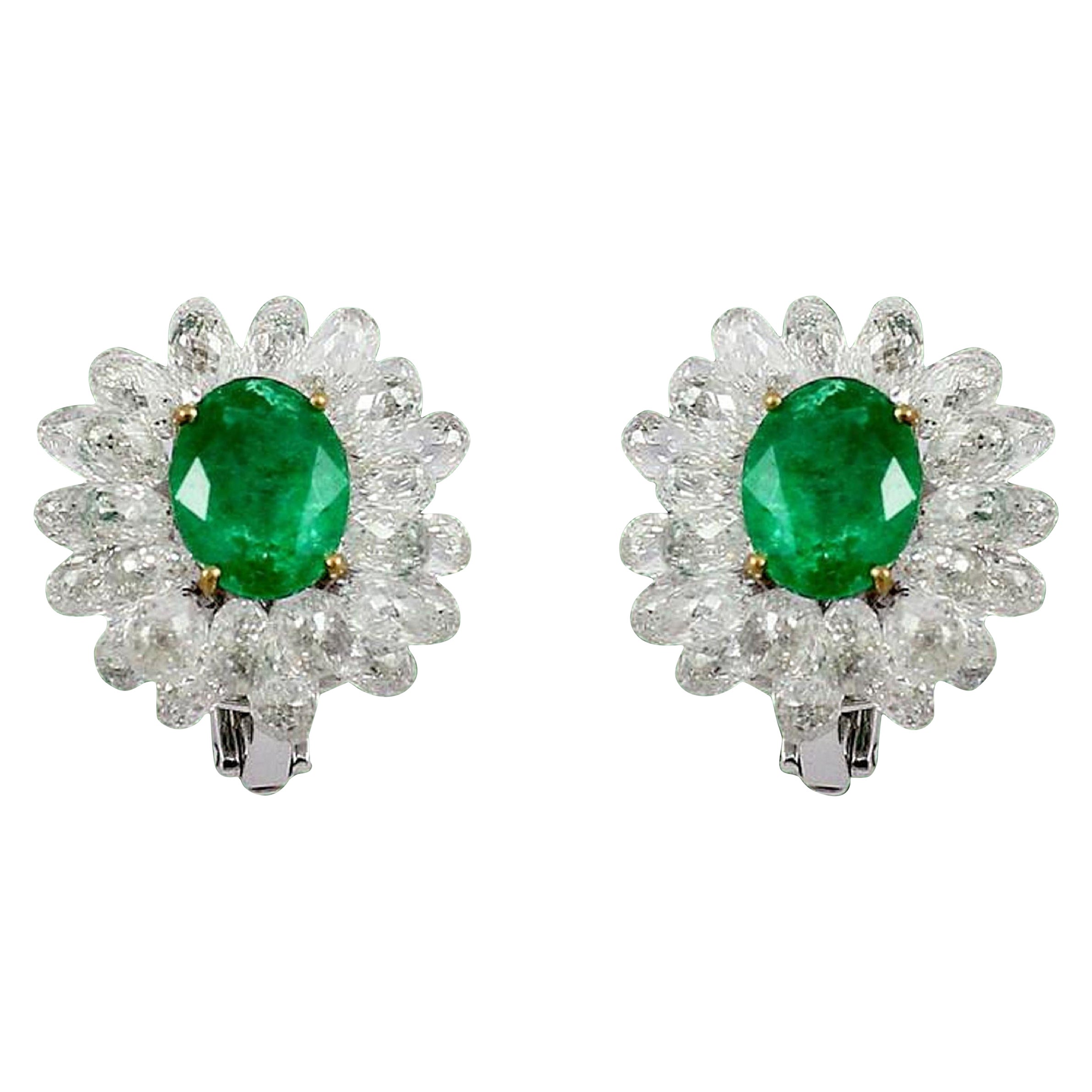PANIM Pendientes en racimo de oro blanco de 14k con briolette de diamantes y esmeralda