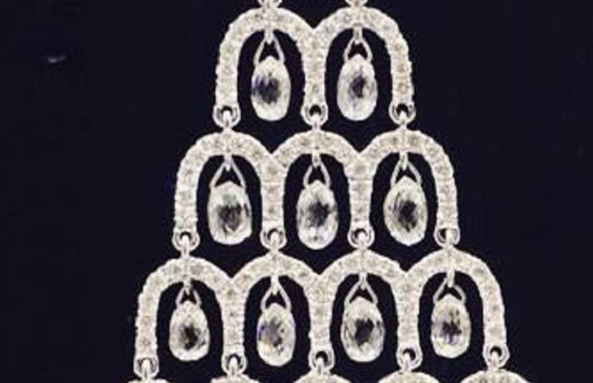 PANIM Diamond Briolette Chandelier 18K White Gold Chandelier Earrings In New Condition For Sale In Tsim Sha Tsui, Hong Kong