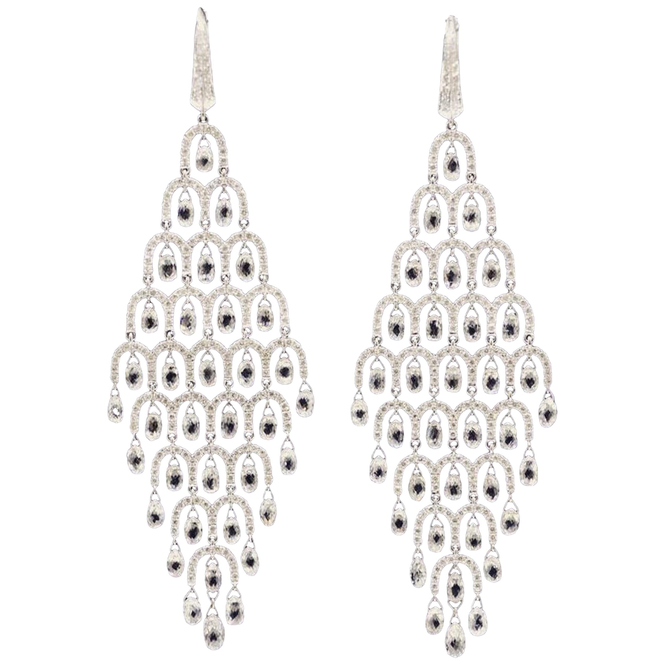 PANIM Boucles d'oreilles chandelier en or blanc 18 carats avec briolette de diamants