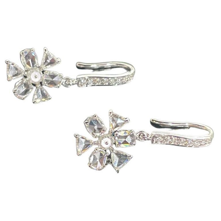 PANIM Boucles d'oreilles pendantes à fleurs en diamants taille en rose et diamants taille portrait en vente