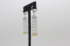 Boucles d'oreilles pendantes en or blanc 18 carats avec rosace de diamant et briolette de couleur fantaisie PANIM