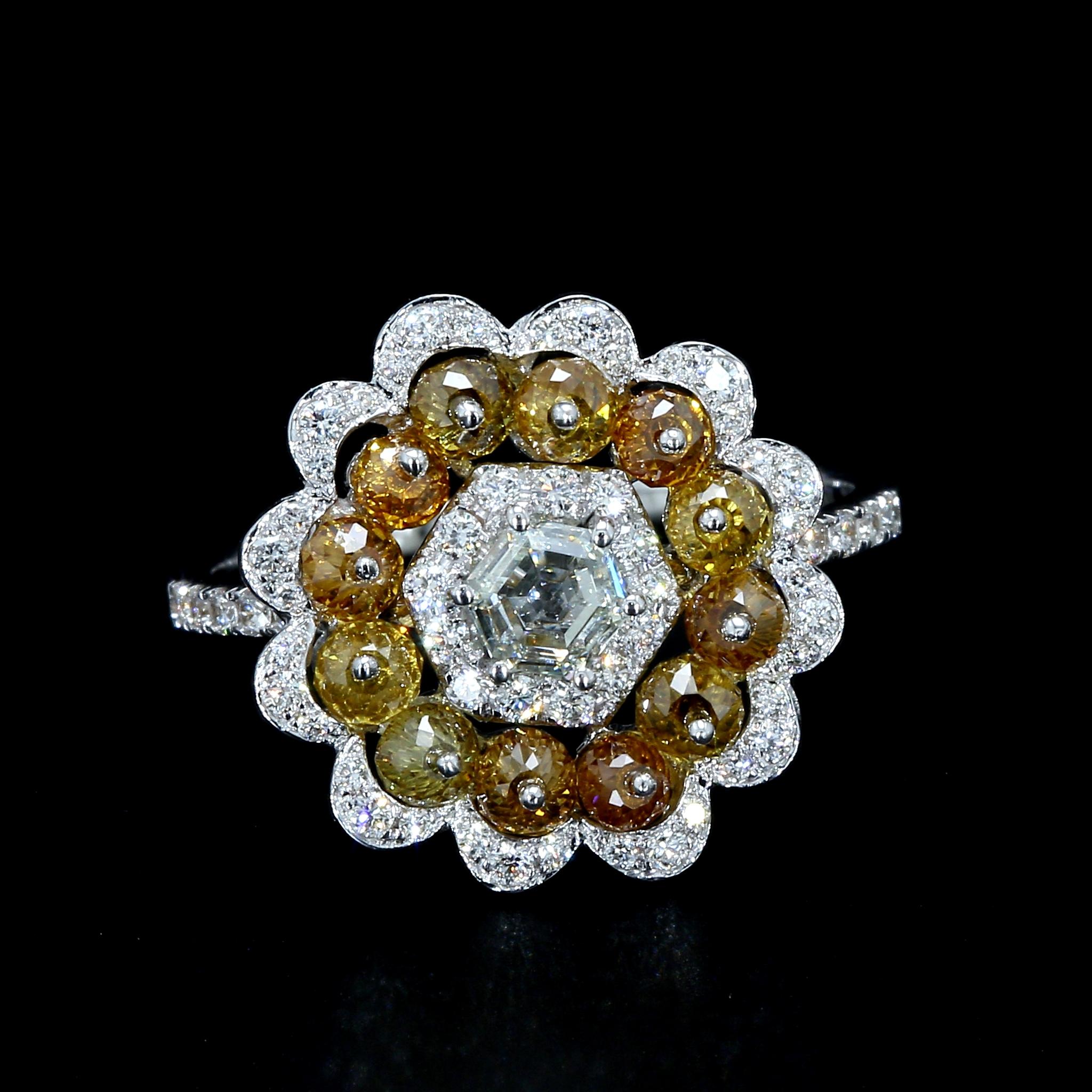 PANIM Fancy Perlen & Hexa Einzigartiger Ring in 18 Karat Weißgold im Angebot 3