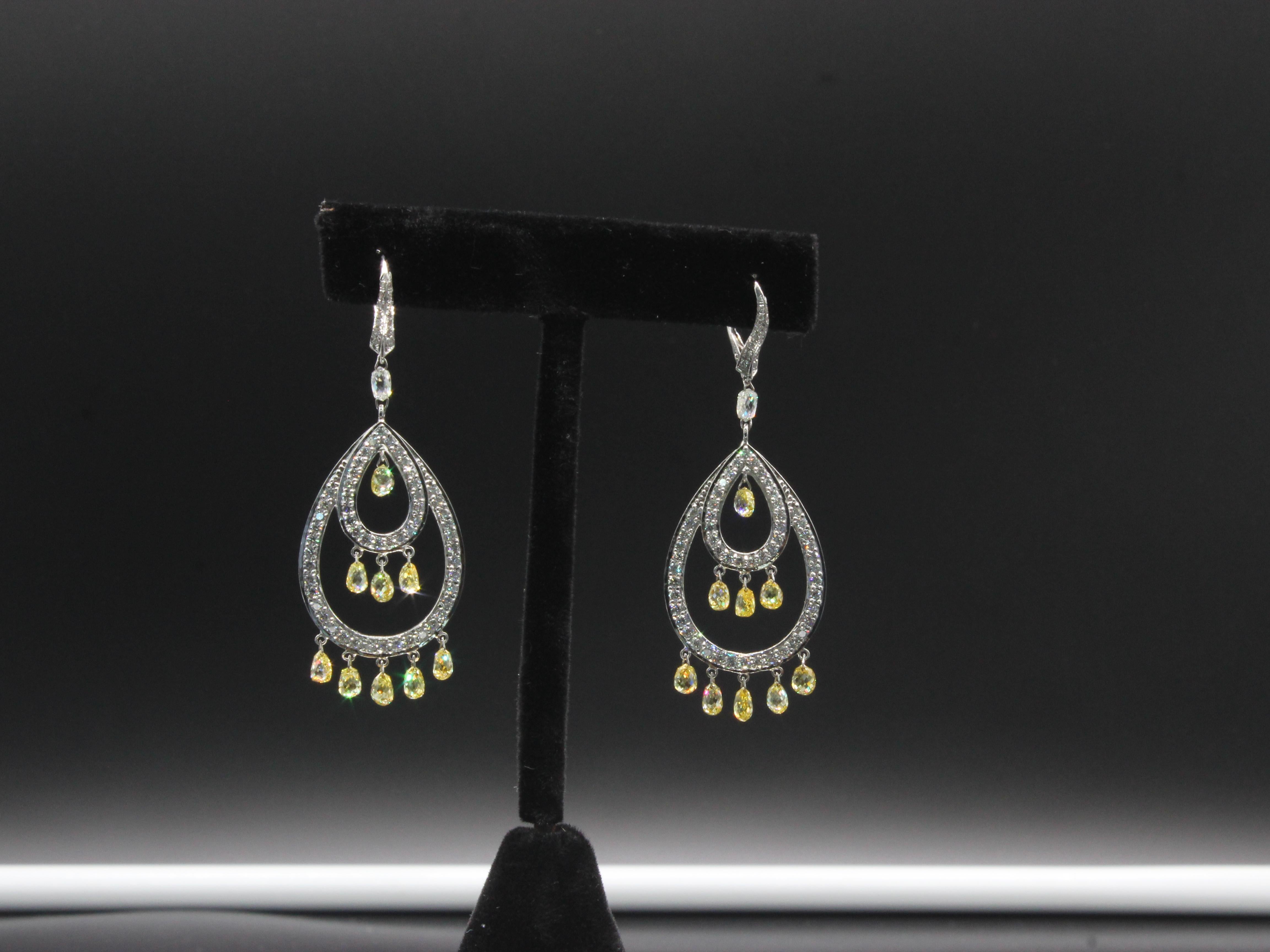 PANIM Boucles d'oreilles pendantes fantaisie en or blanc 18 carats avec briolettes et diamants en vente 1